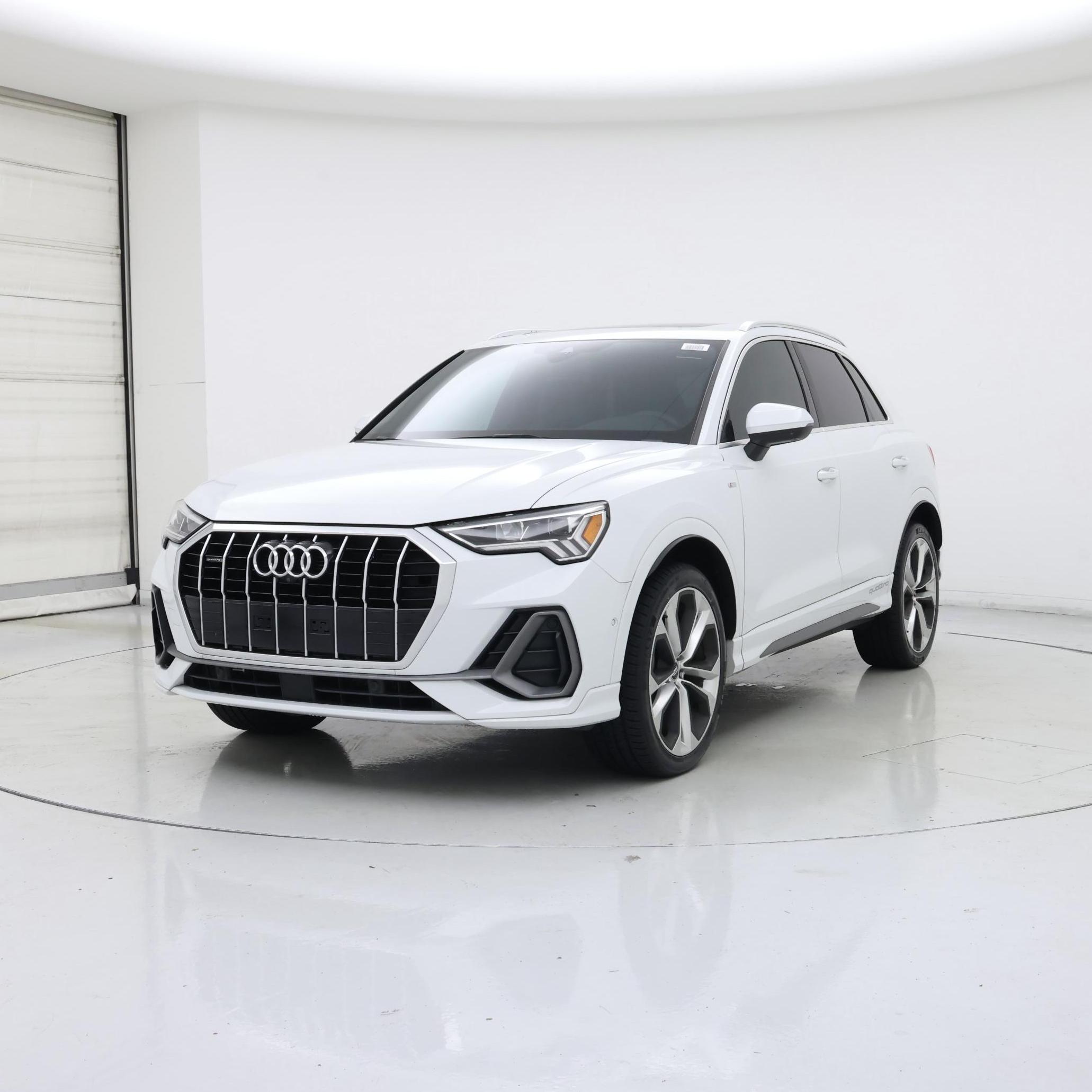 Thumbnail: 2020 Audi Q3 - 4