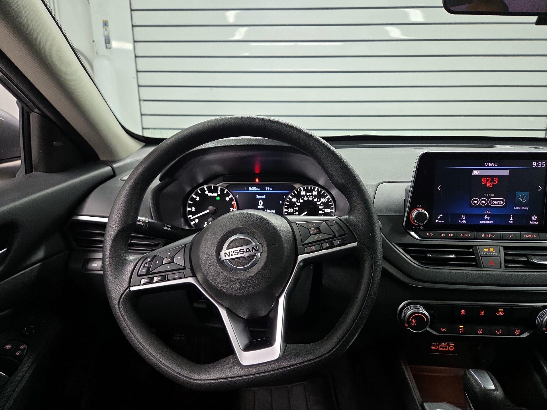 Thumbnail: 2022 Nissan Altima - 10