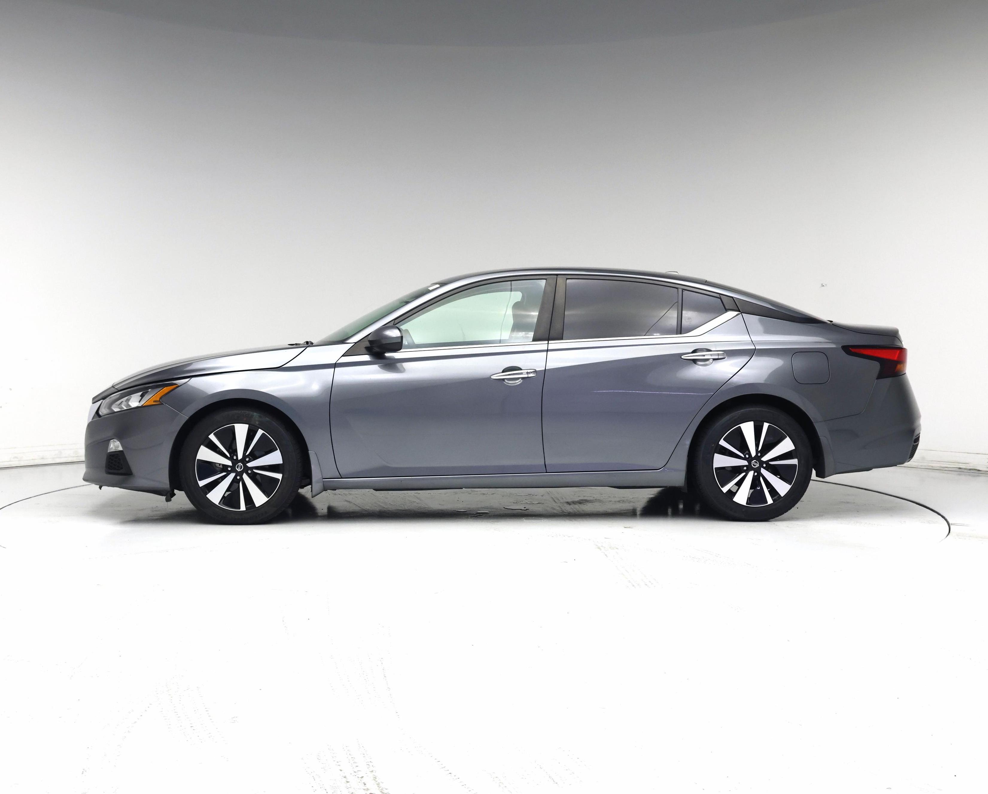 Thumbnail: 2022 Nissan Altima - 3