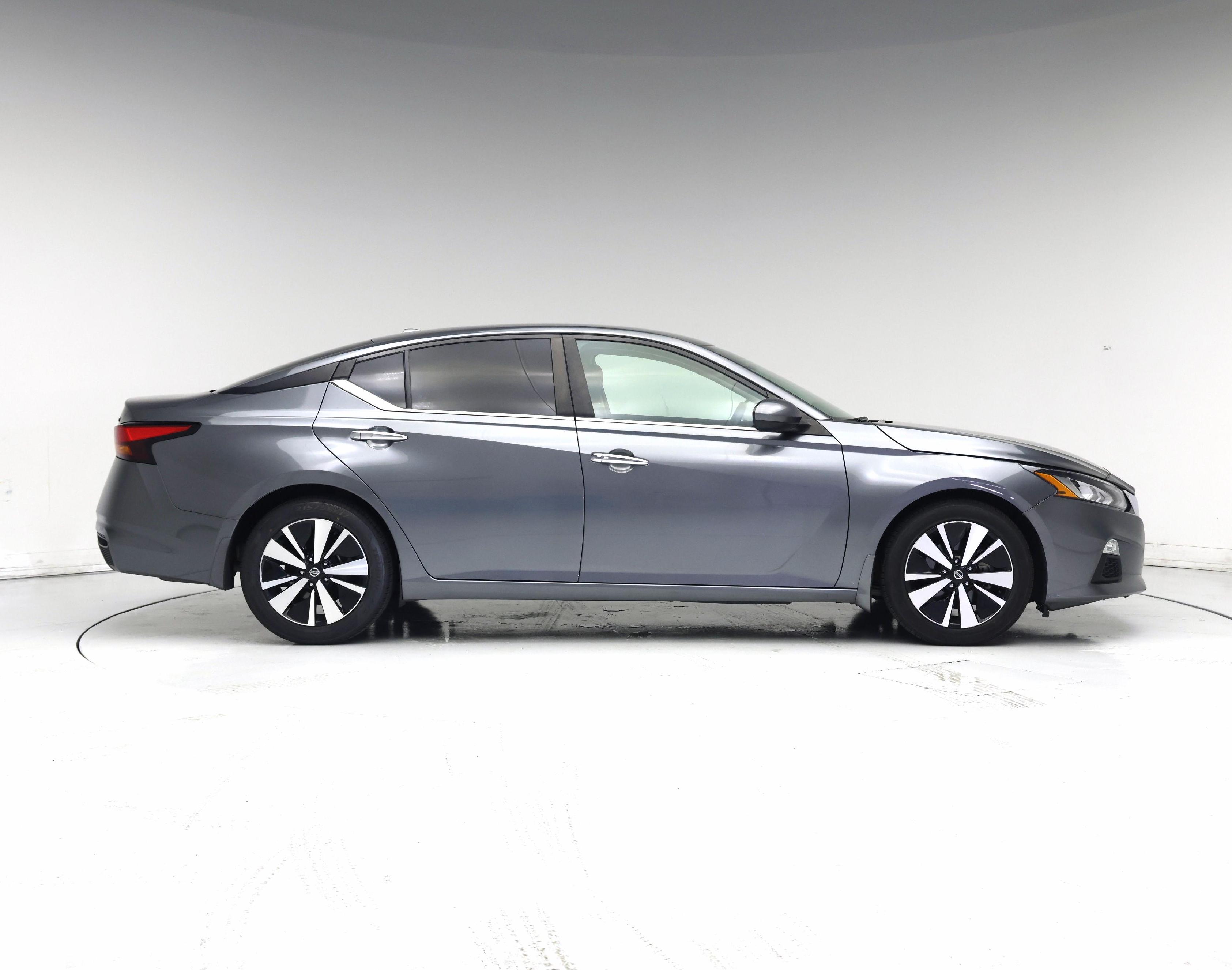 Thumbnail: 2022 Nissan Altima - 7