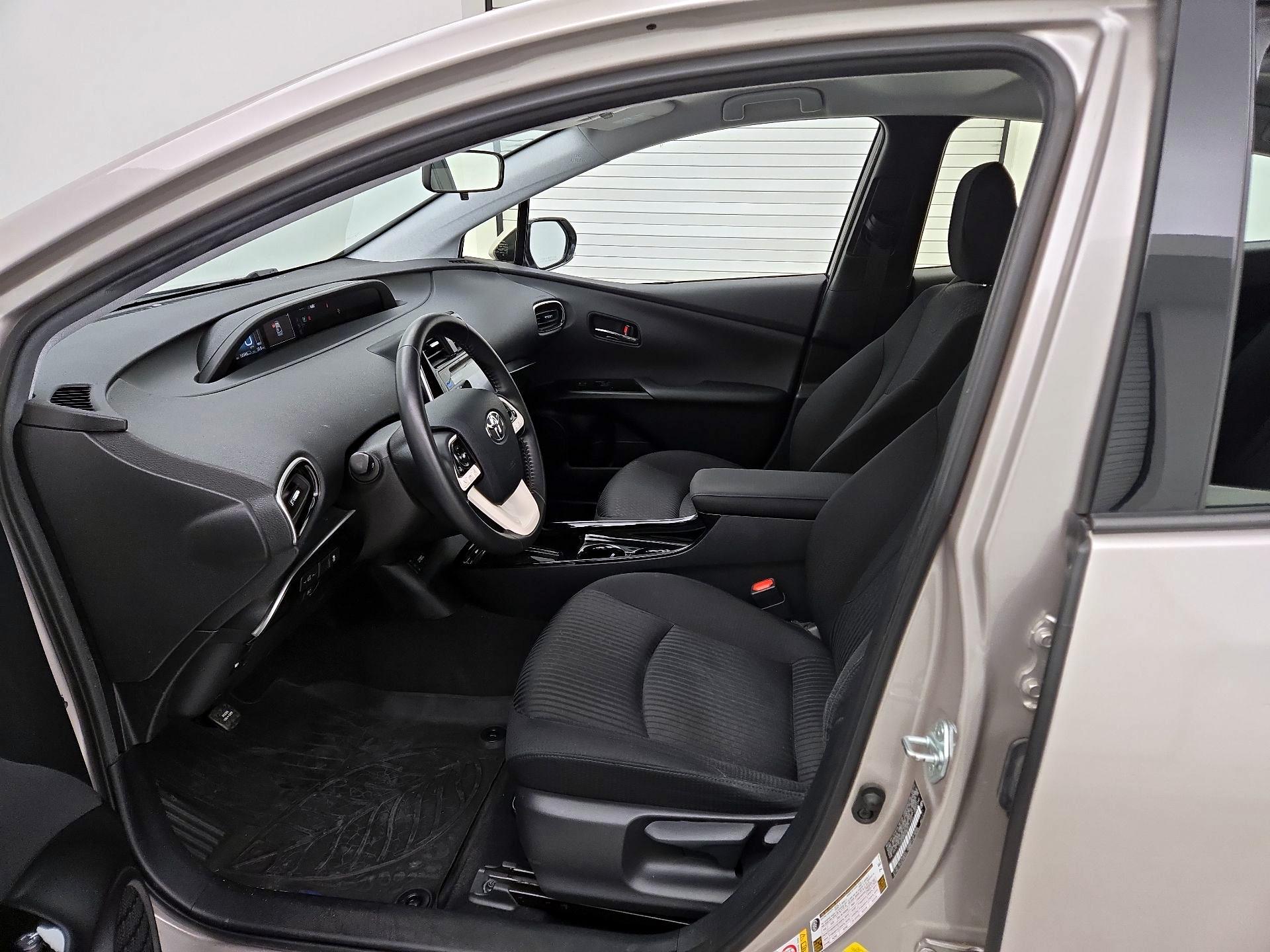 Thumbnail: 2019 Toyota Prius Prime - 11