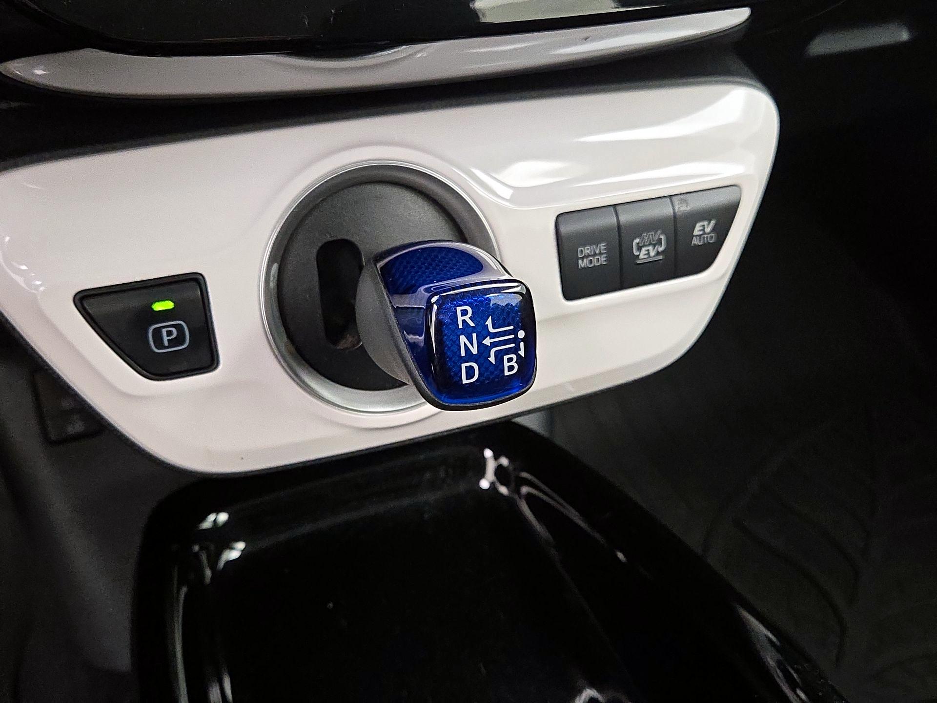 Thumbnail: 2019 Toyota Prius Prime - 17