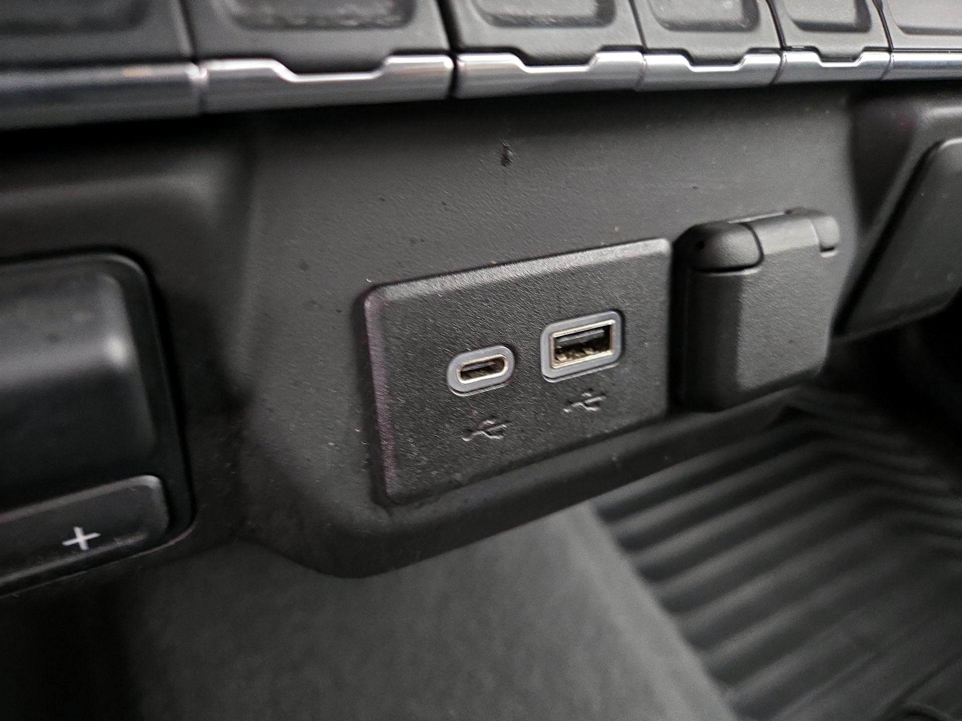 Thumbnail: 2021 Chevrolet Silverado 1500 - 18