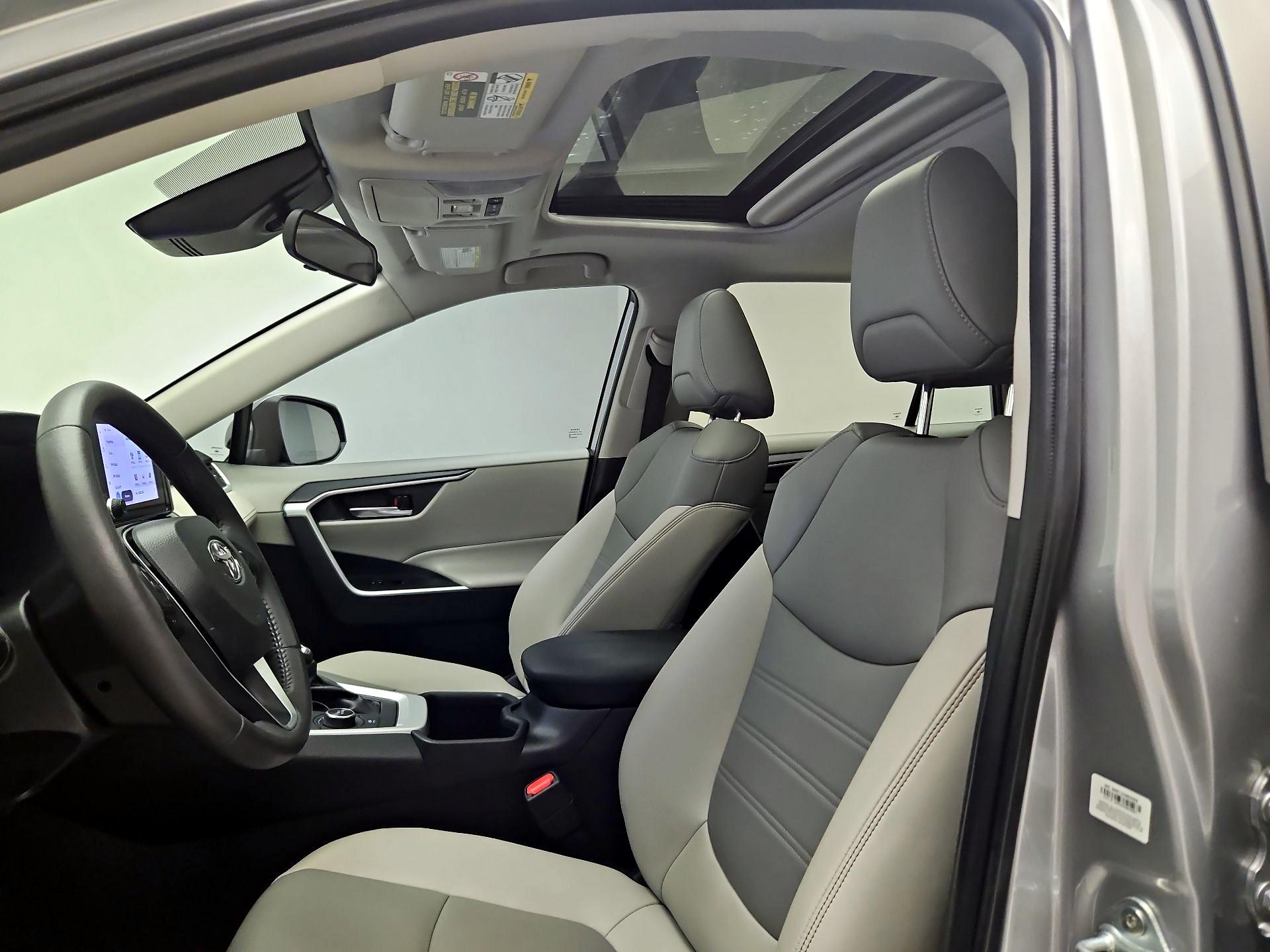 Thumbnail: 2024 Toyota RAV4 - 19