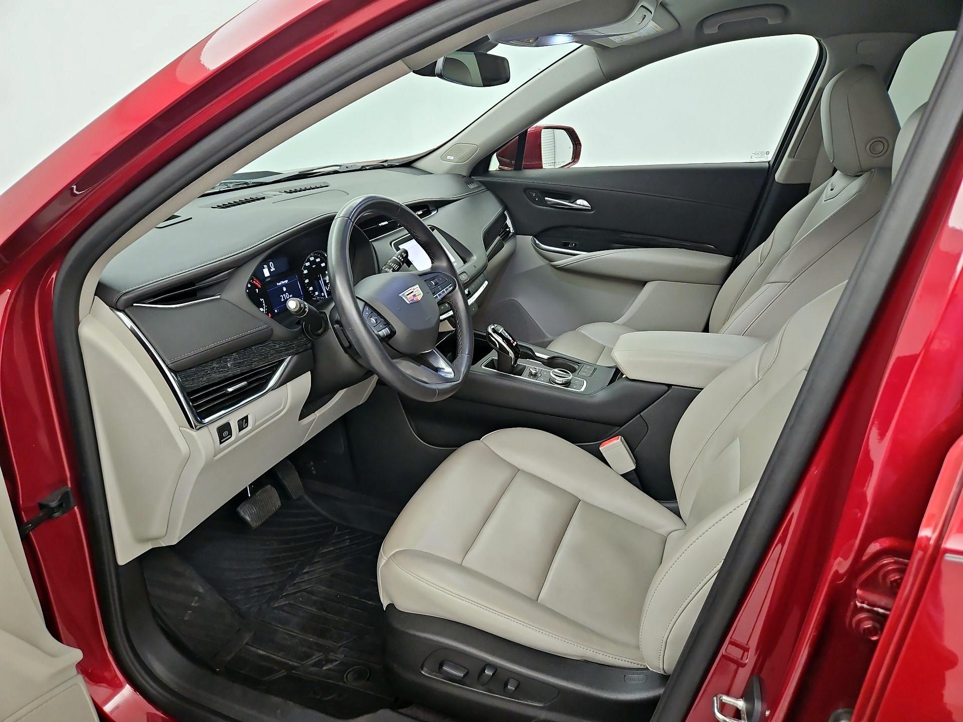 Thumbnail: 2020 Cadillac XT4 - 11