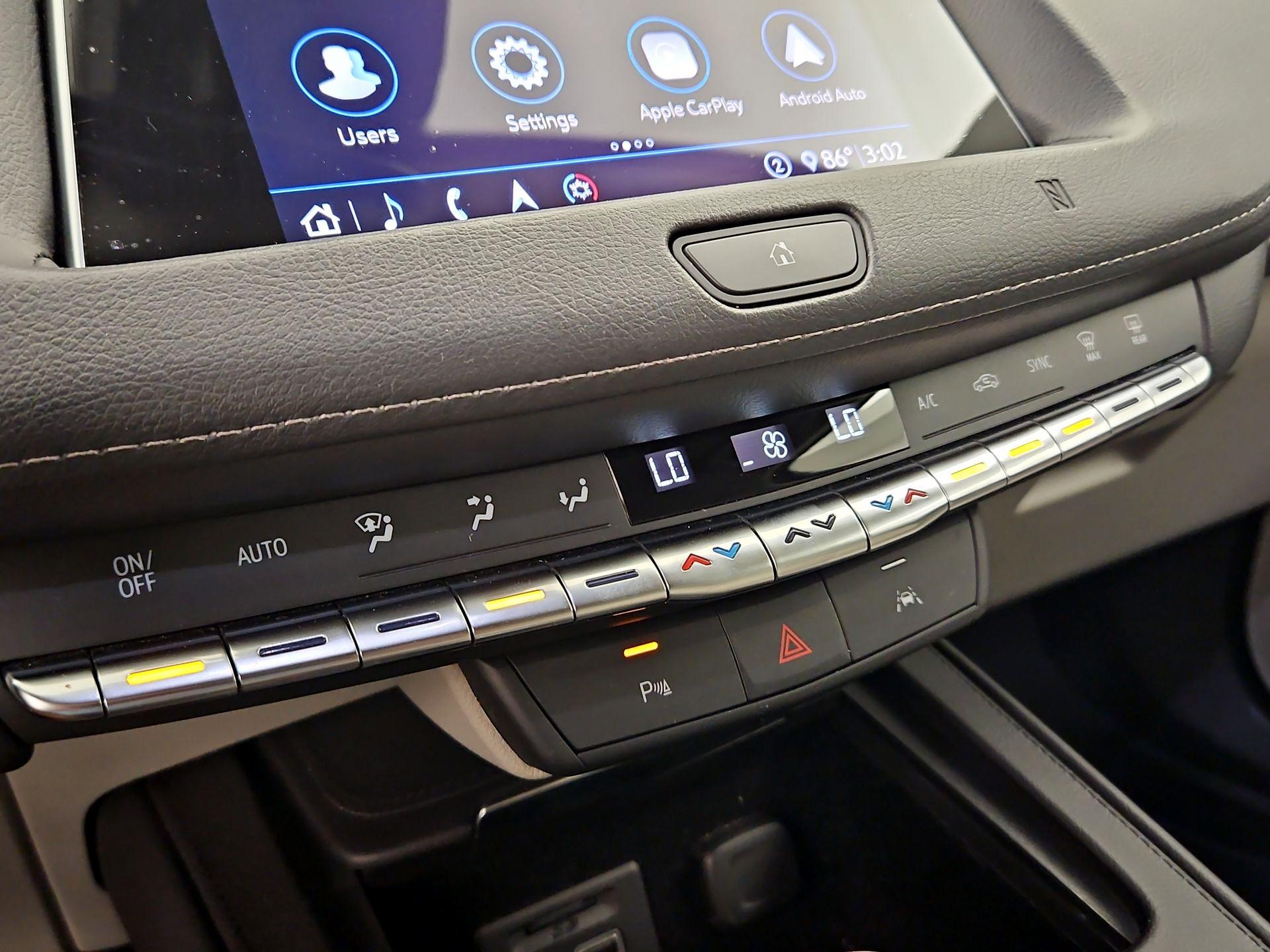 Thumbnail: 2020 Cadillac XT4 - 17
