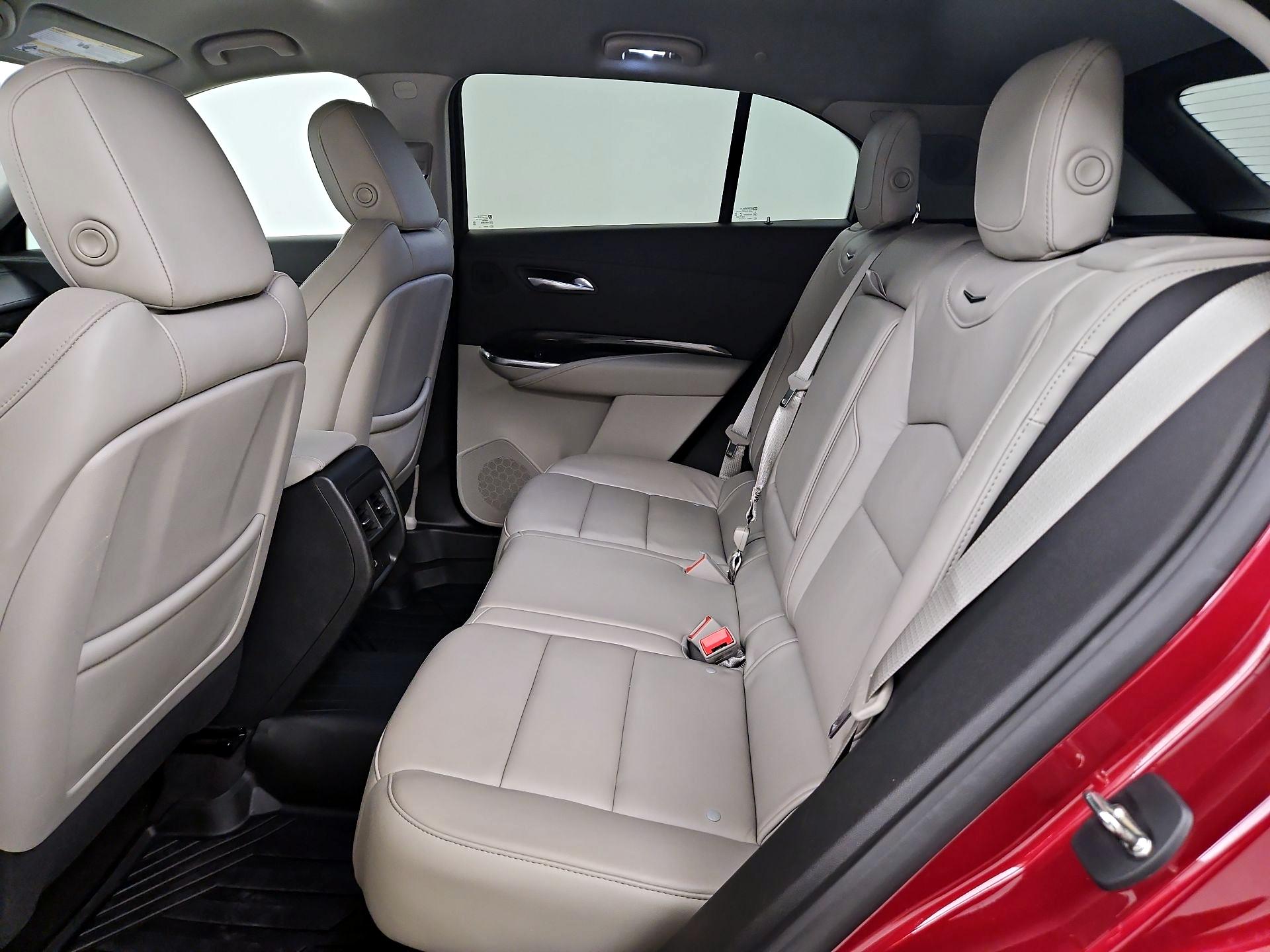 Thumbnail: 2020 Cadillac XT4 - 20