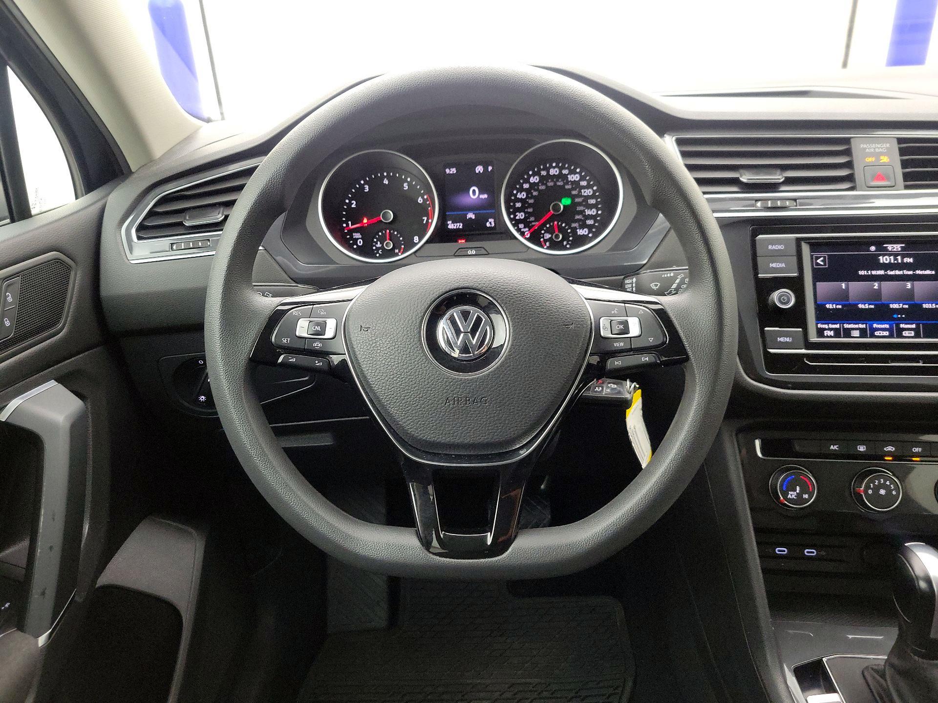 Thumbnail: 2020 Volkswagen Tiguan - 10