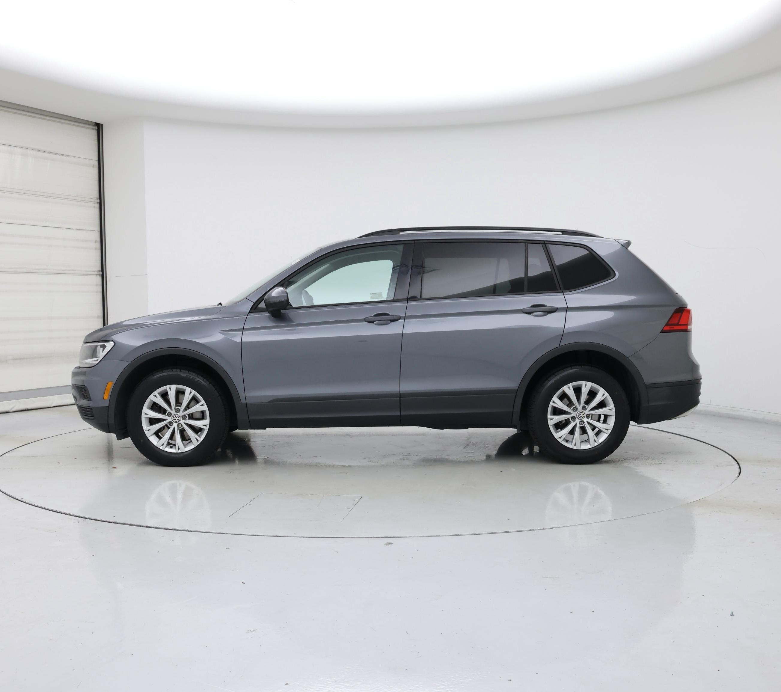 Thumbnail: 2020 Volkswagen Tiguan - 3
