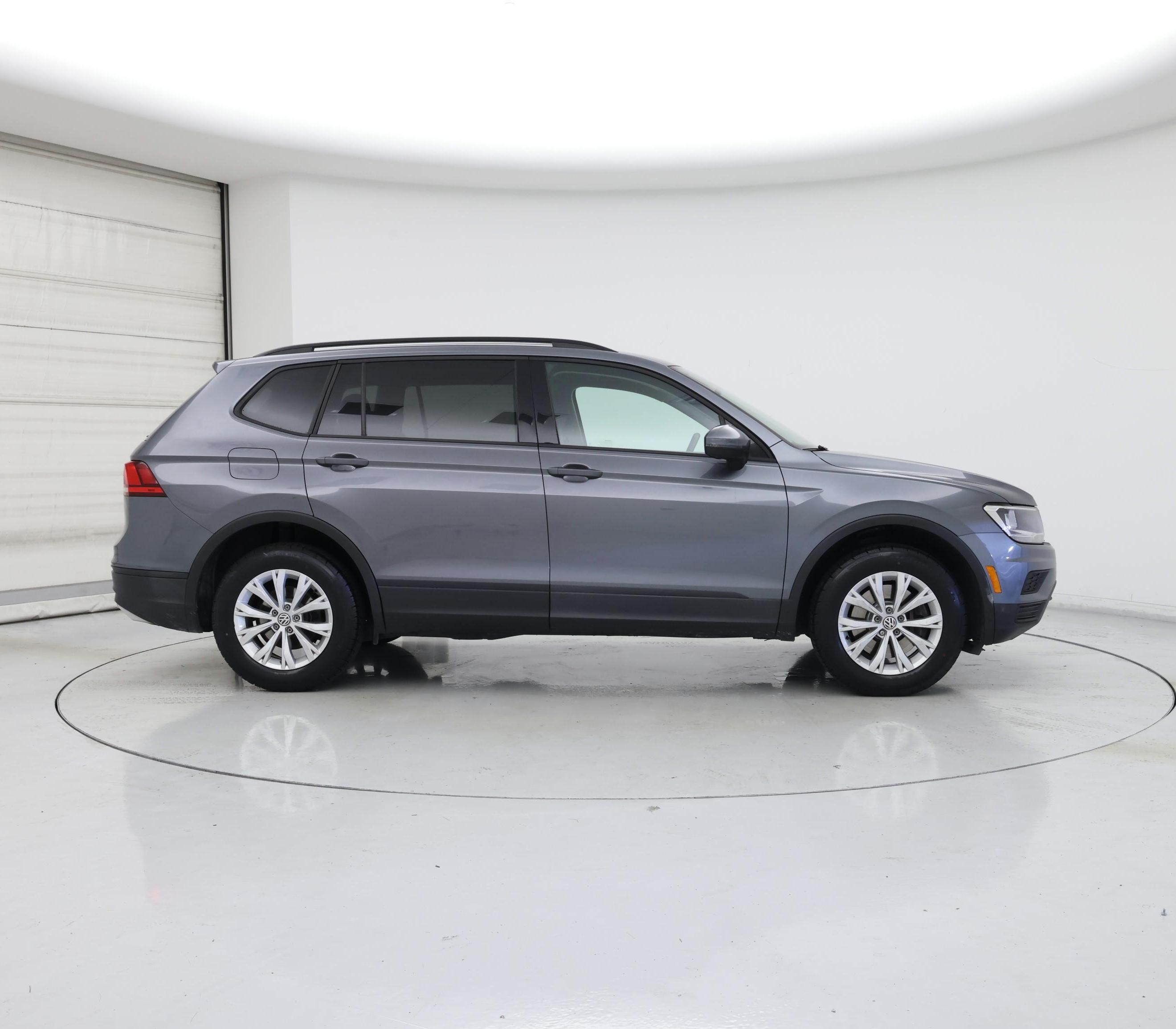 Thumbnail: 2020 Volkswagen Tiguan - 7