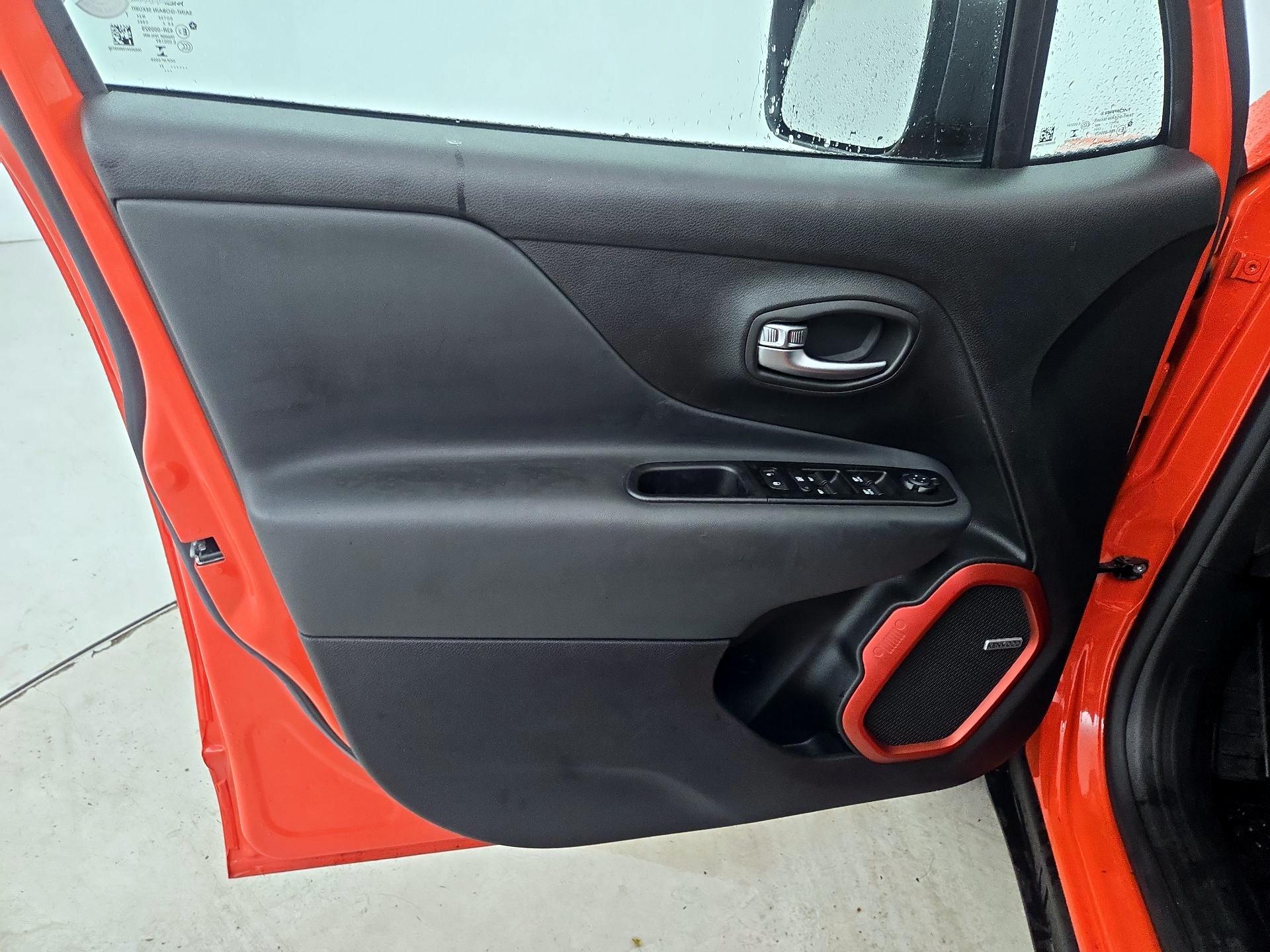 Thumbnail: 2021 Jeep Renegade - 12