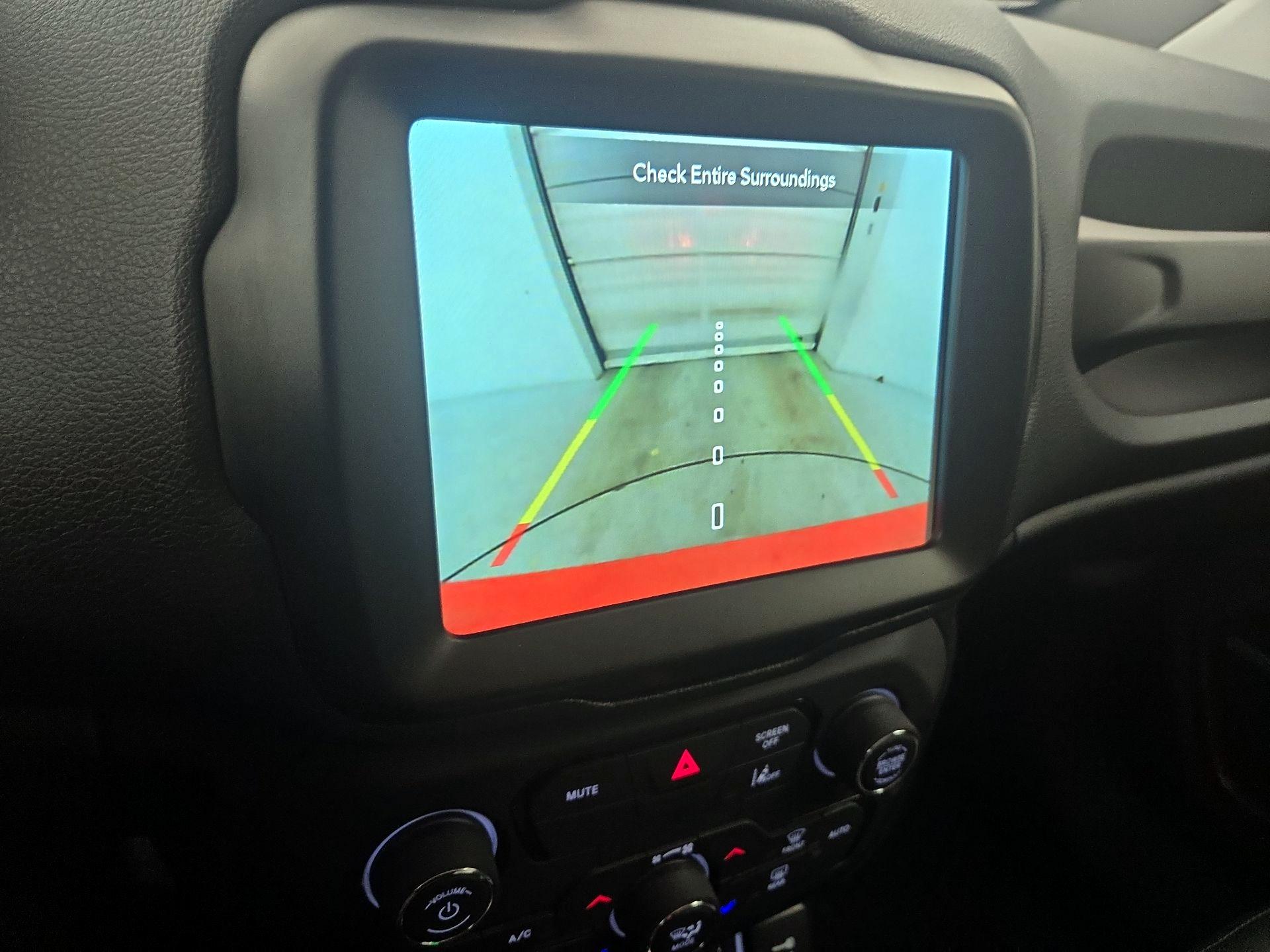 Thumbnail: 2021 Jeep Renegade - 15