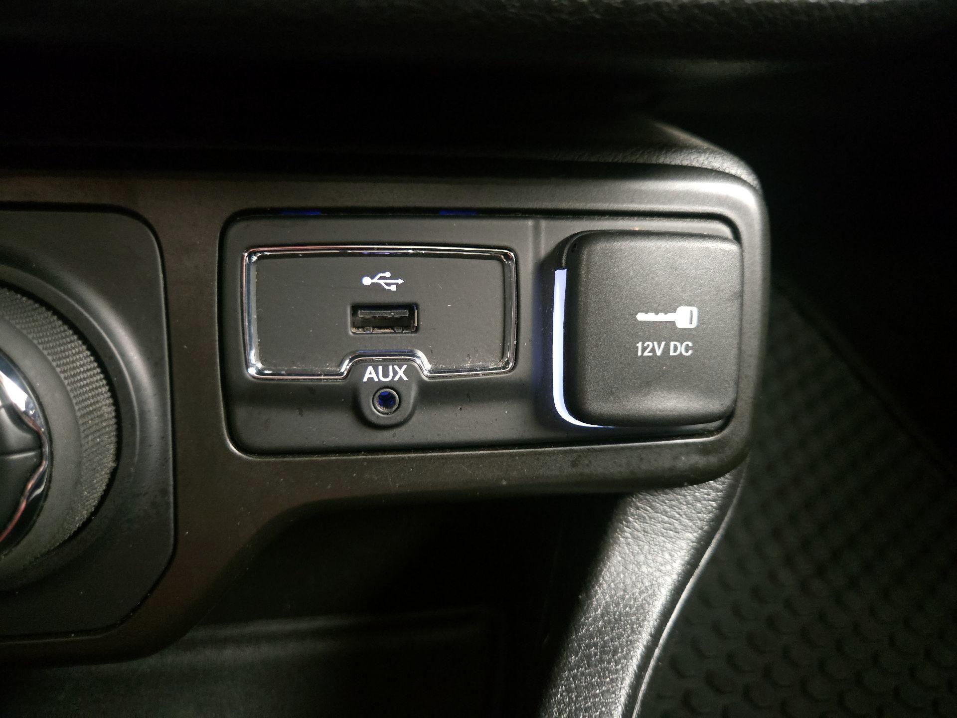 Thumbnail: 2021 Jeep Renegade - 19