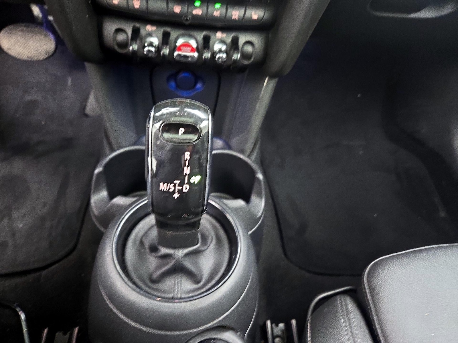 2020 MINI Hardtop 2 Door - Photo 18