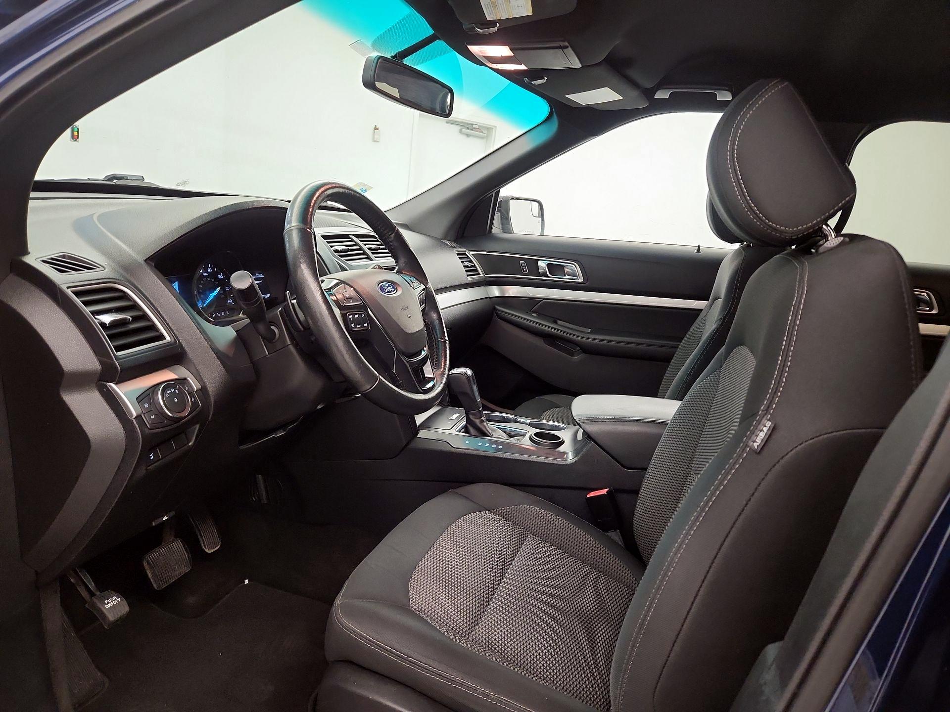 Thumbnail: 2016 Ford Explorer - 11