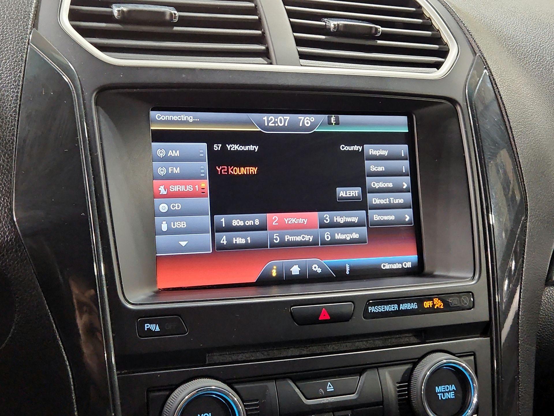 Thumbnail: 2016 Ford Explorer - 15