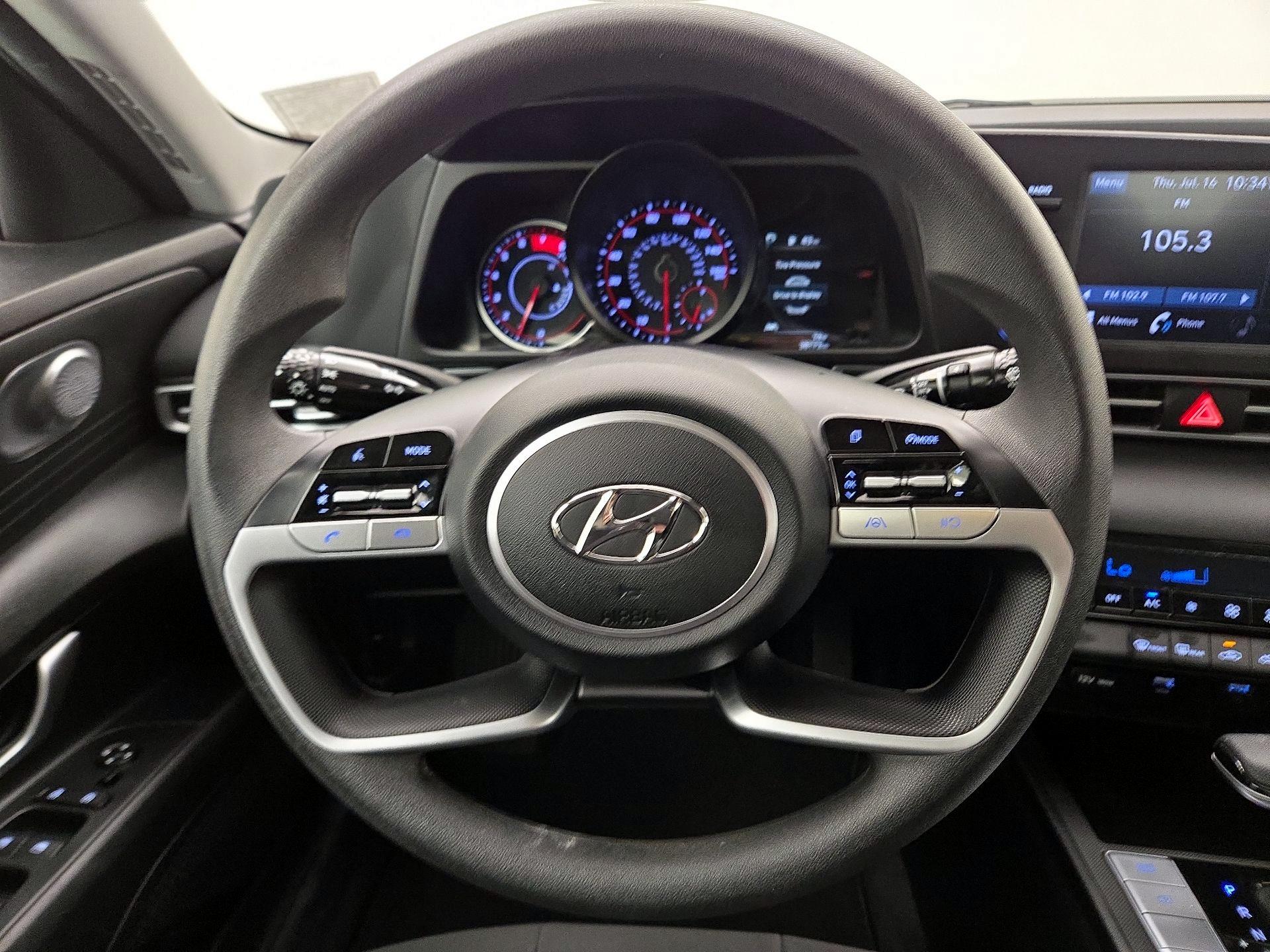 Thumbnail: 2022 Hyundai Elantra - 10