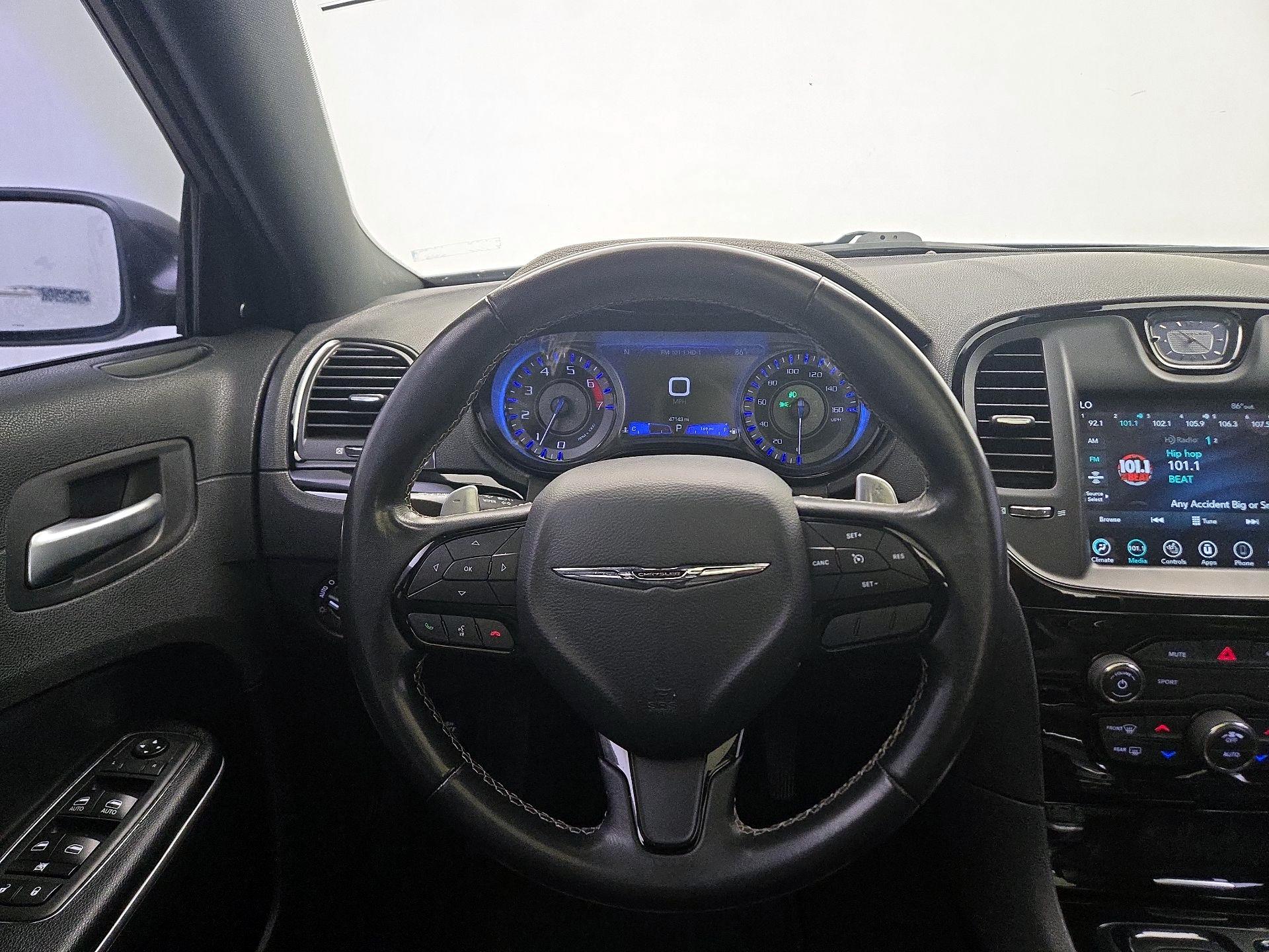 Thumbnail: 2020 Chrysler 300 - 10
