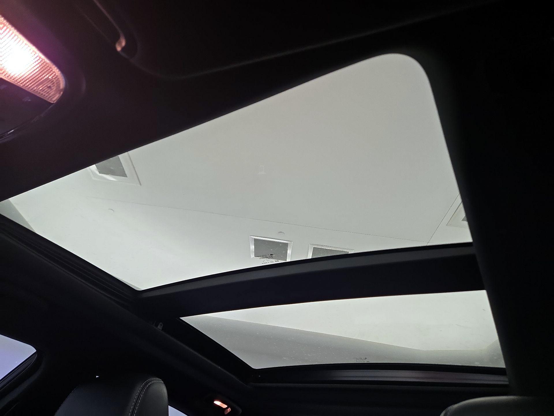 Thumbnail: 2020 Chrysler 300 - 19