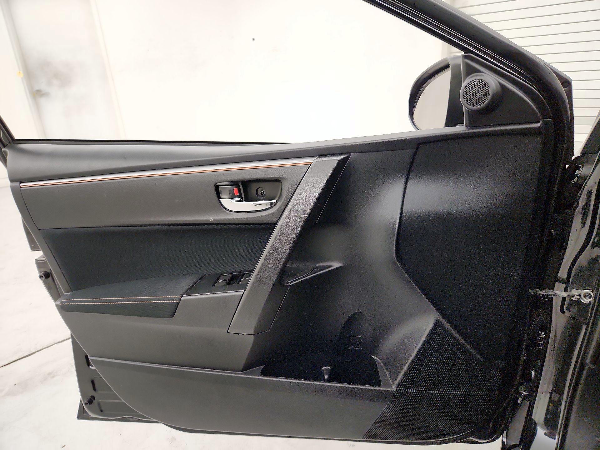 Thumbnail: 2016 Toyota Corolla - 12