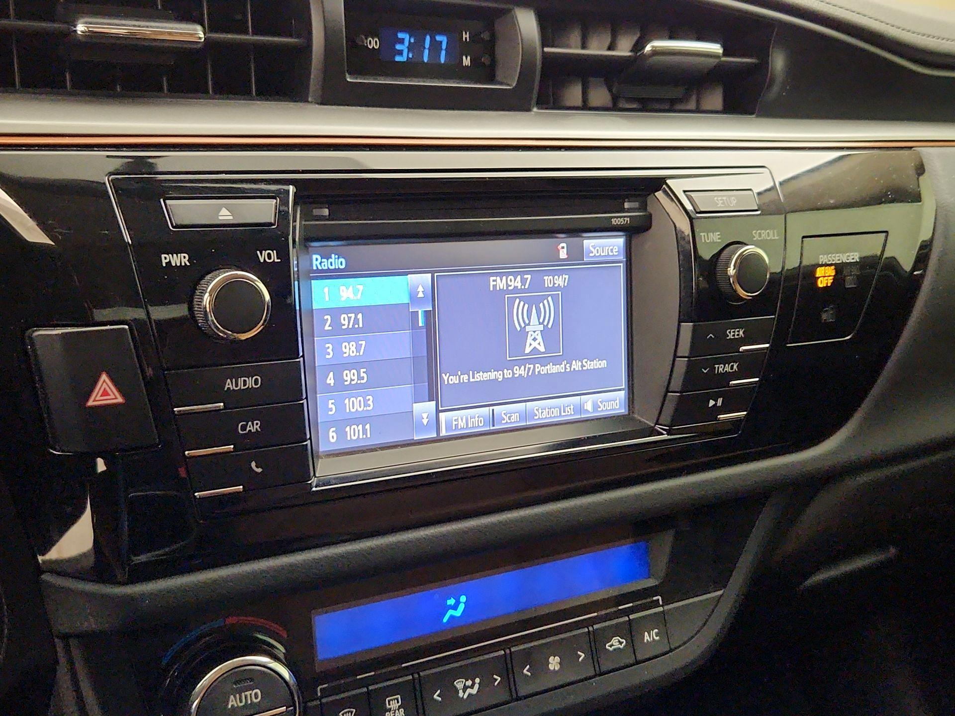 Thumbnail: 2016 Toyota Corolla - 15