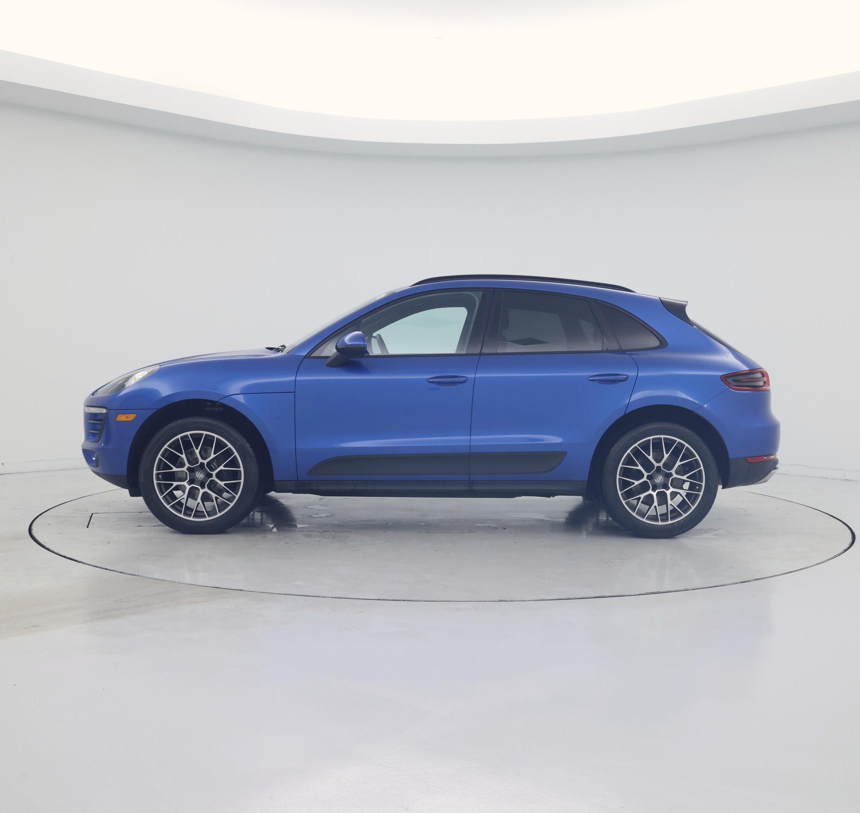 Thumbnail: 2017 Porsche Macan - 3