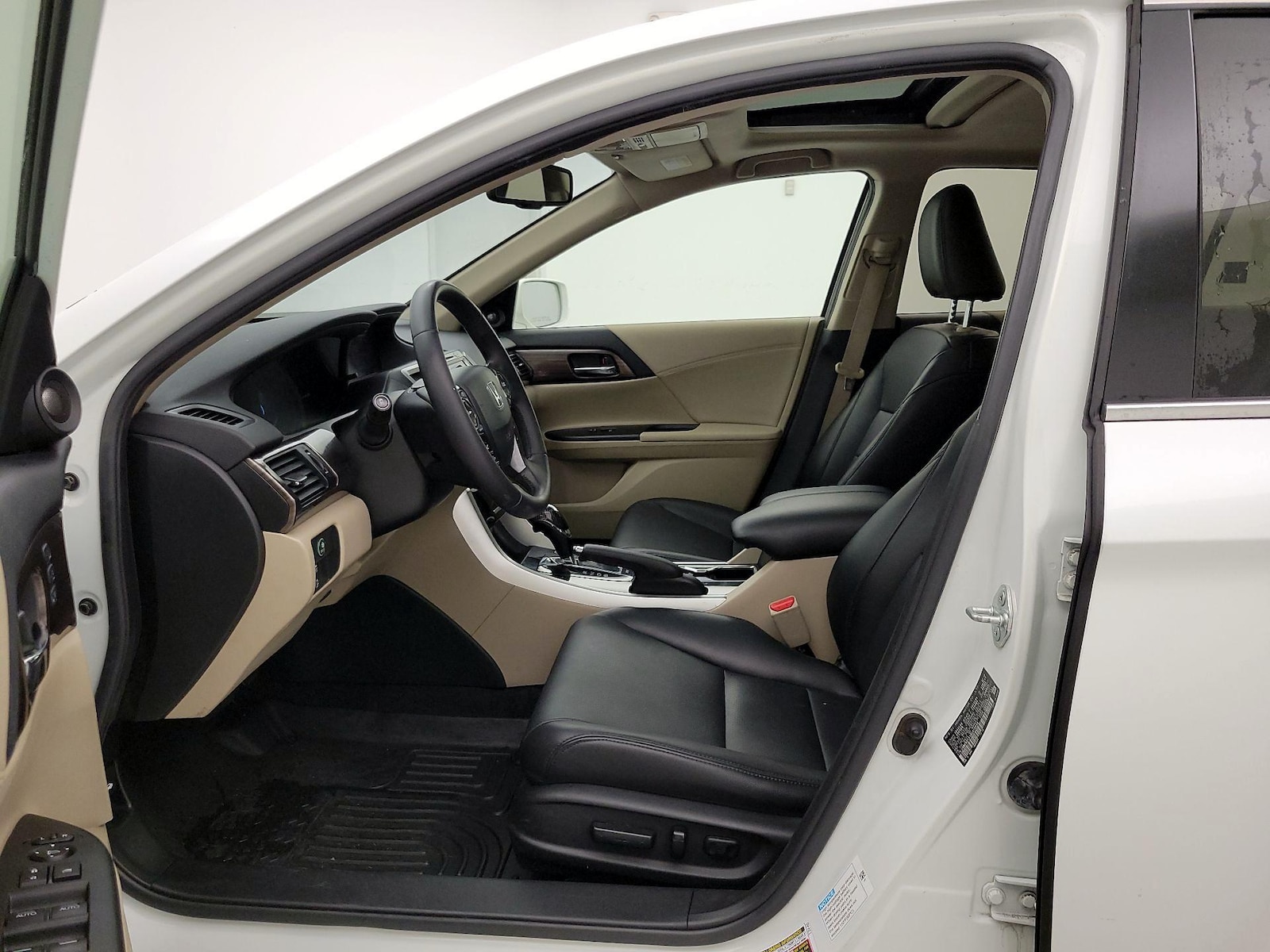 2017 Honda Accord Hybrid EX-L - Photo 12