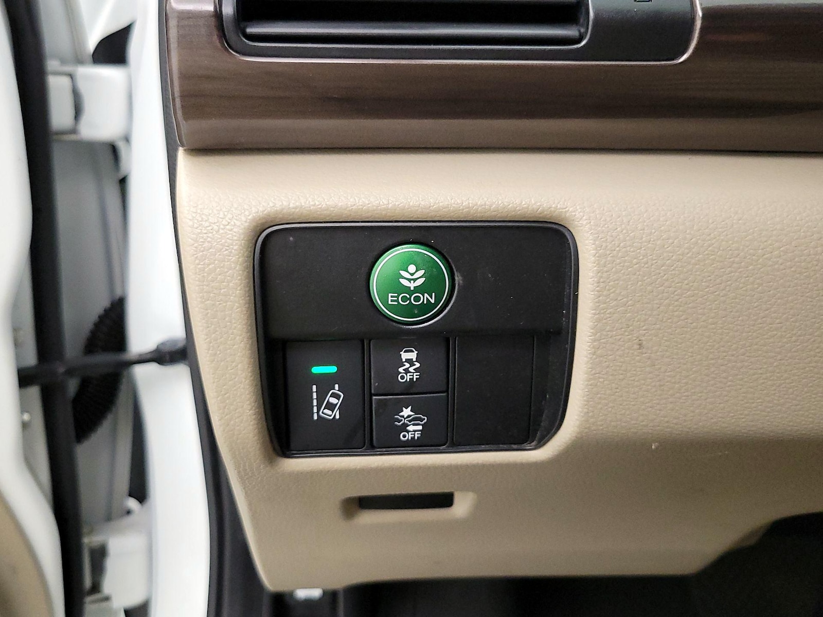 2017 Honda Accord Hybrid EX-L - Photo 14