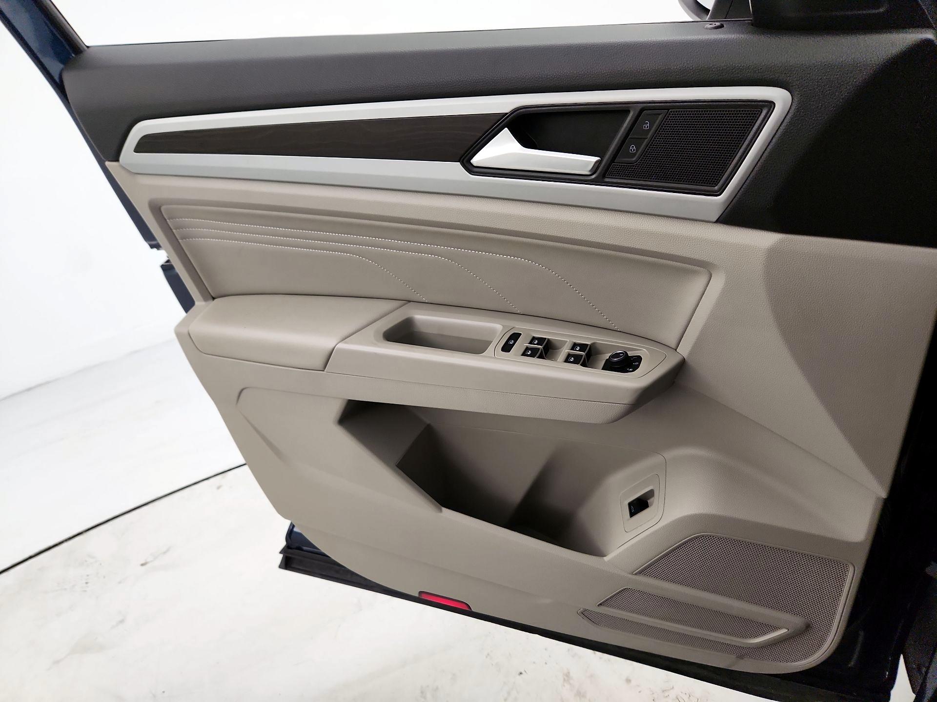 Thumbnail: 2023 Volkswagen Atlas - 12