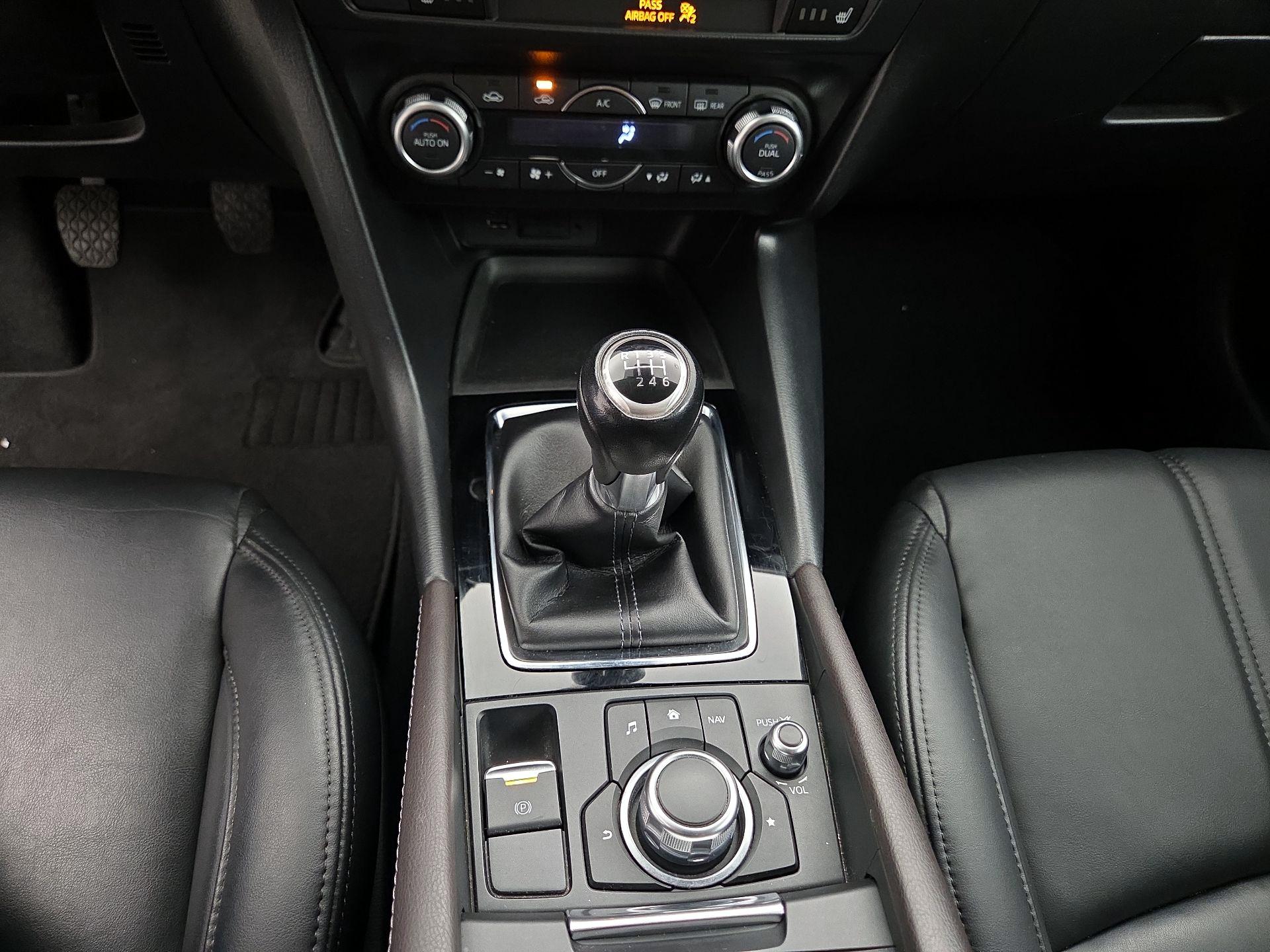 Thumbnail: 2018 Mazda Mazda3 - 17