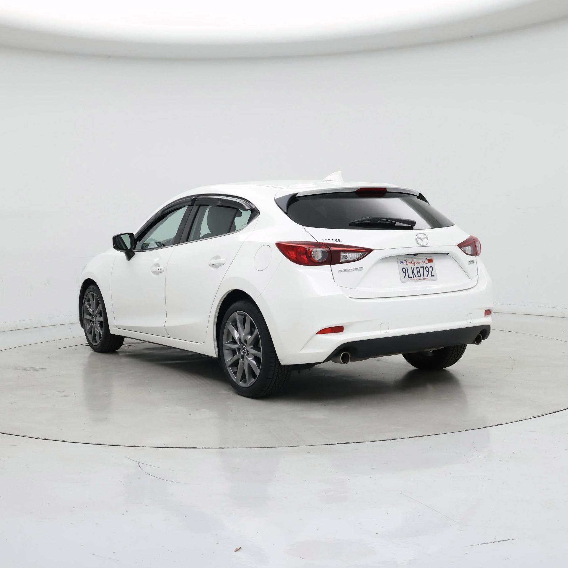 Thumbnail: 2018 Mazda Mazda3 - 2