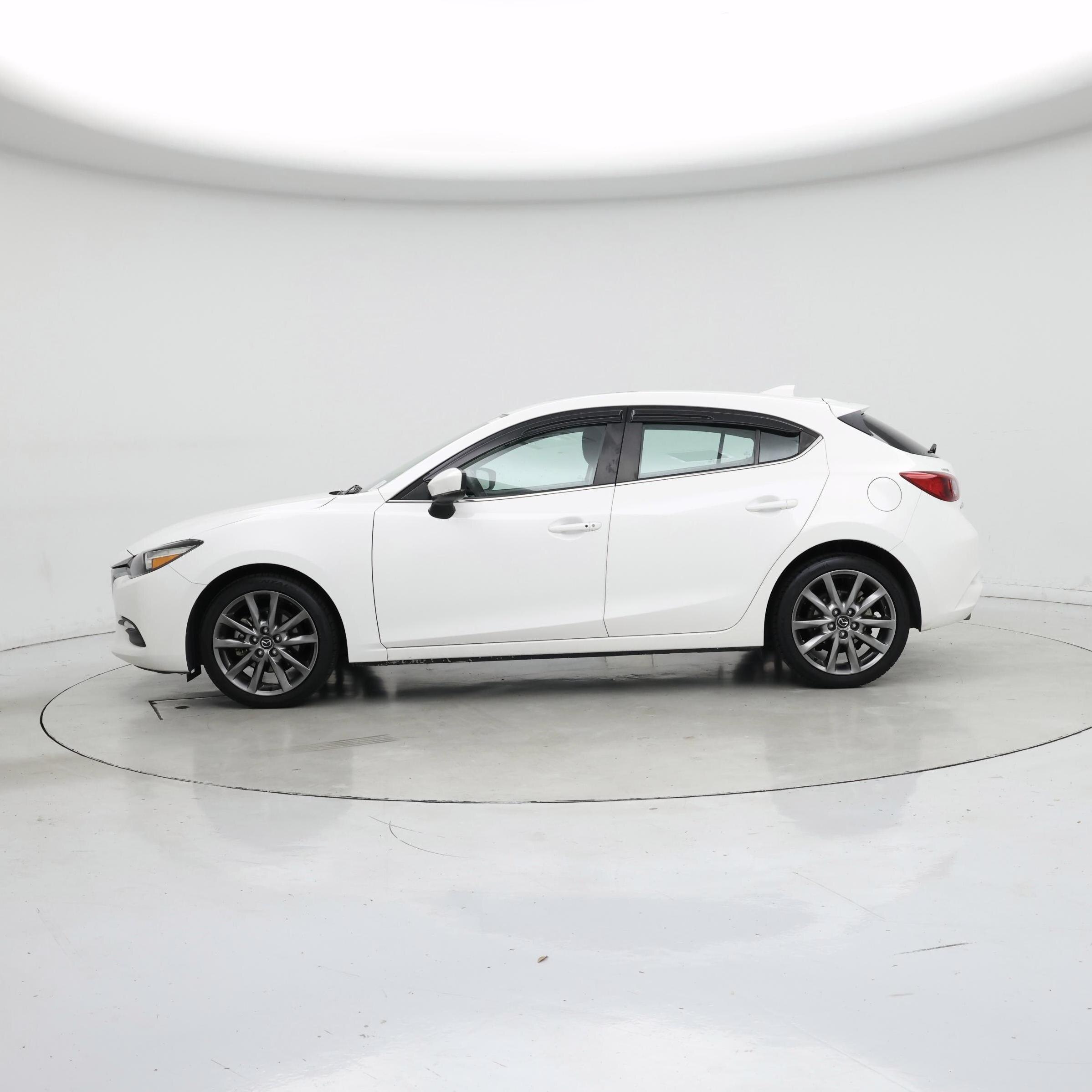 Thumbnail: 2018 Mazda Mazda3 - 3