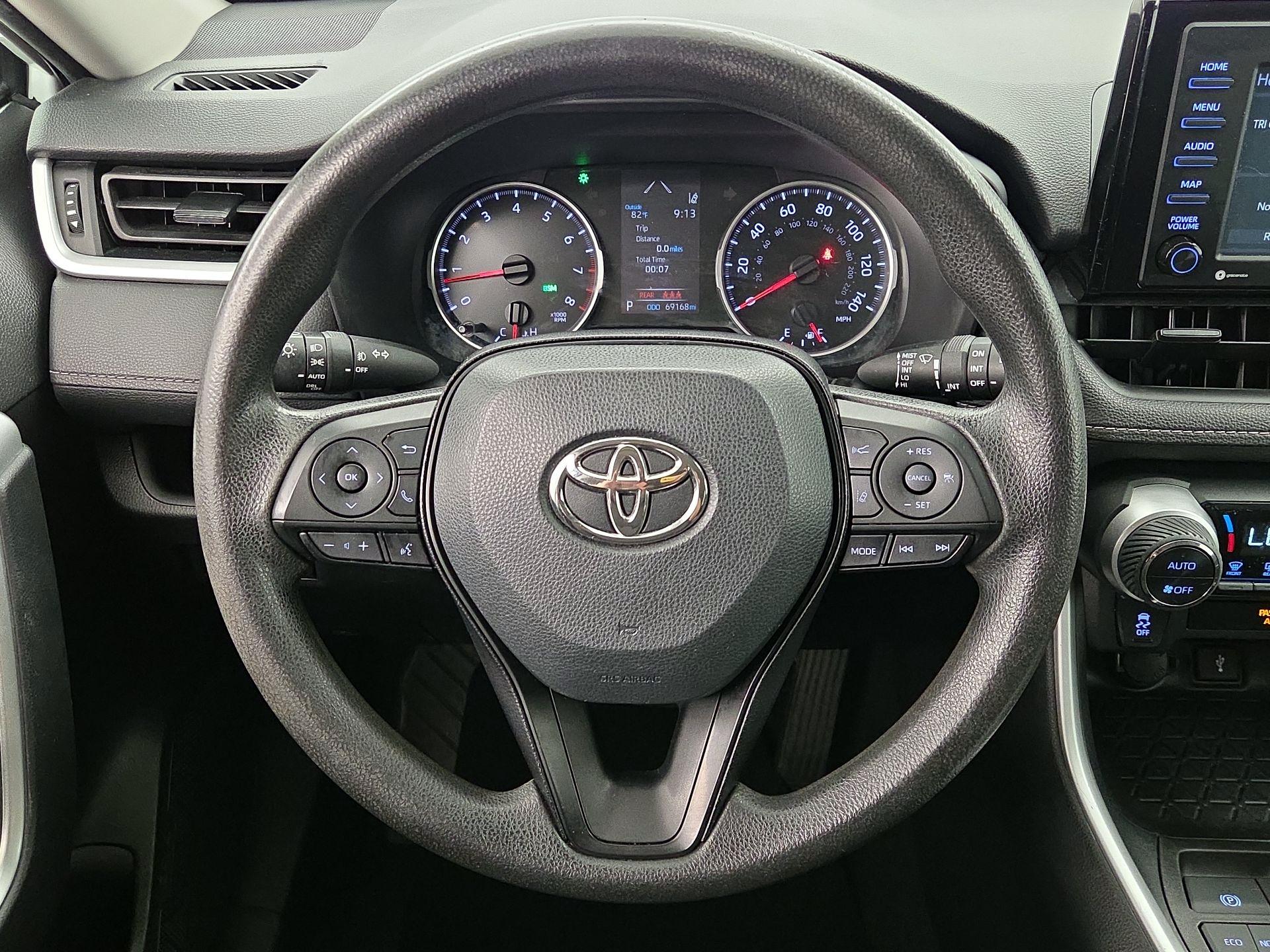 Thumbnail: 2021 Toyota RAV4 - 10