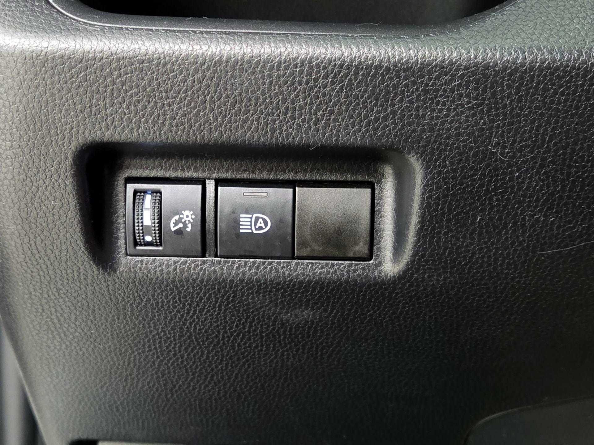 Thumbnail: 2021 Toyota RAV4 - 13