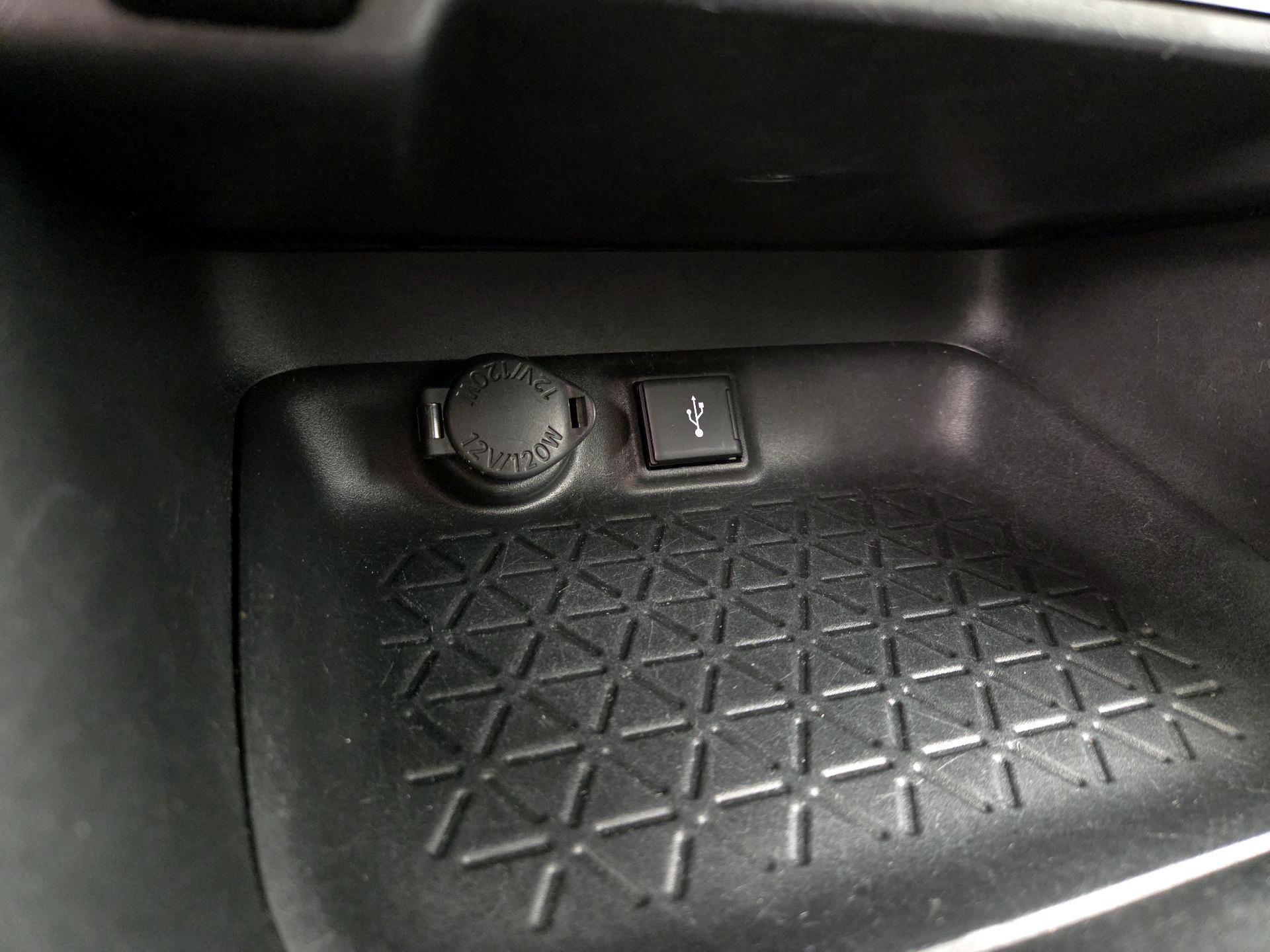 Thumbnail: 2021 Toyota RAV4 - 18