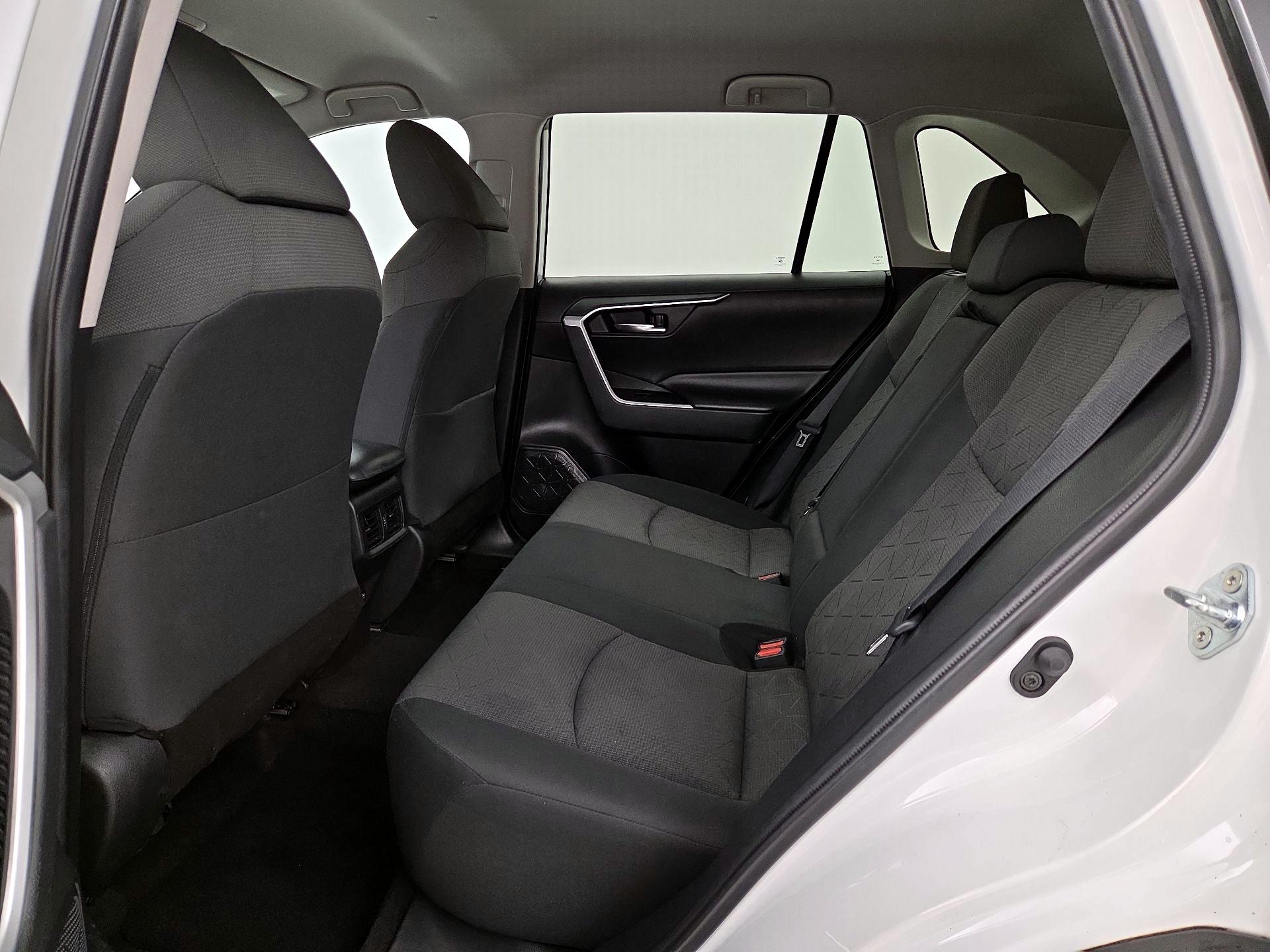 Thumbnail: 2021 Toyota RAV4 - 19