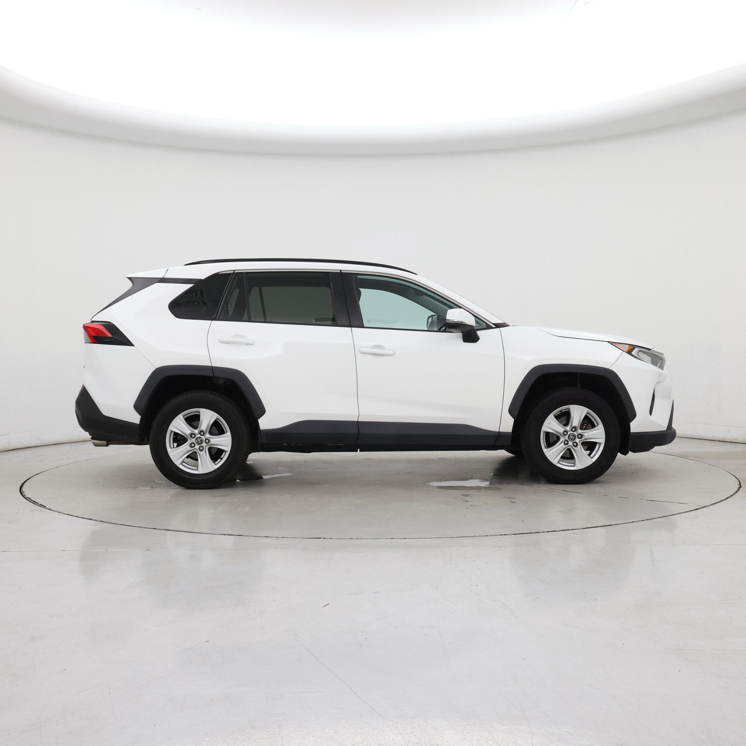 Thumbnail: 2021 Toyota RAV4 - 7