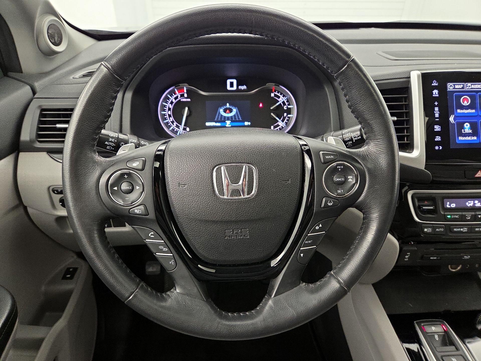 Thumbnail: 2017 Honda Pilot - 10