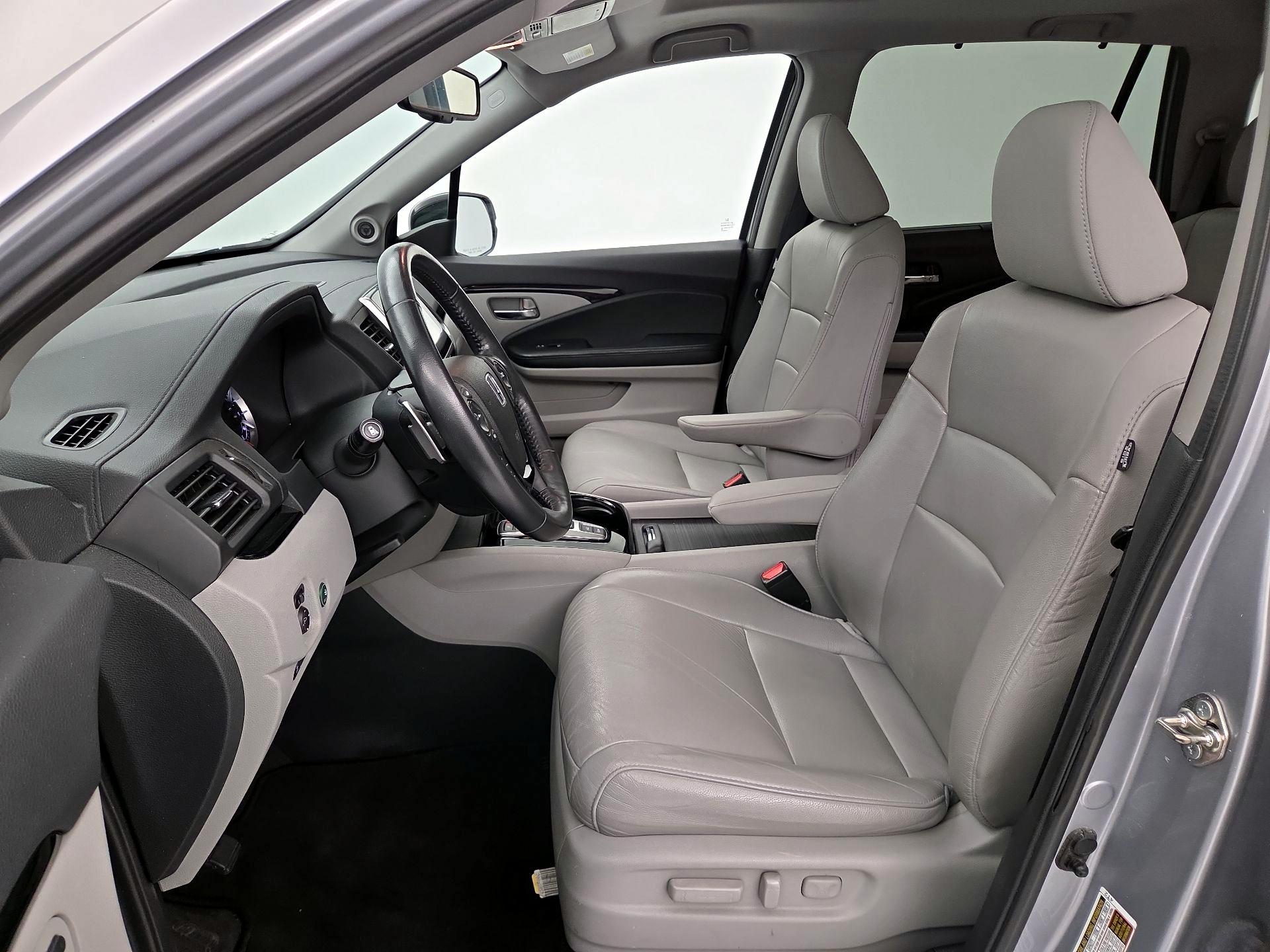 Thumbnail: 2017 Honda Pilot - 11