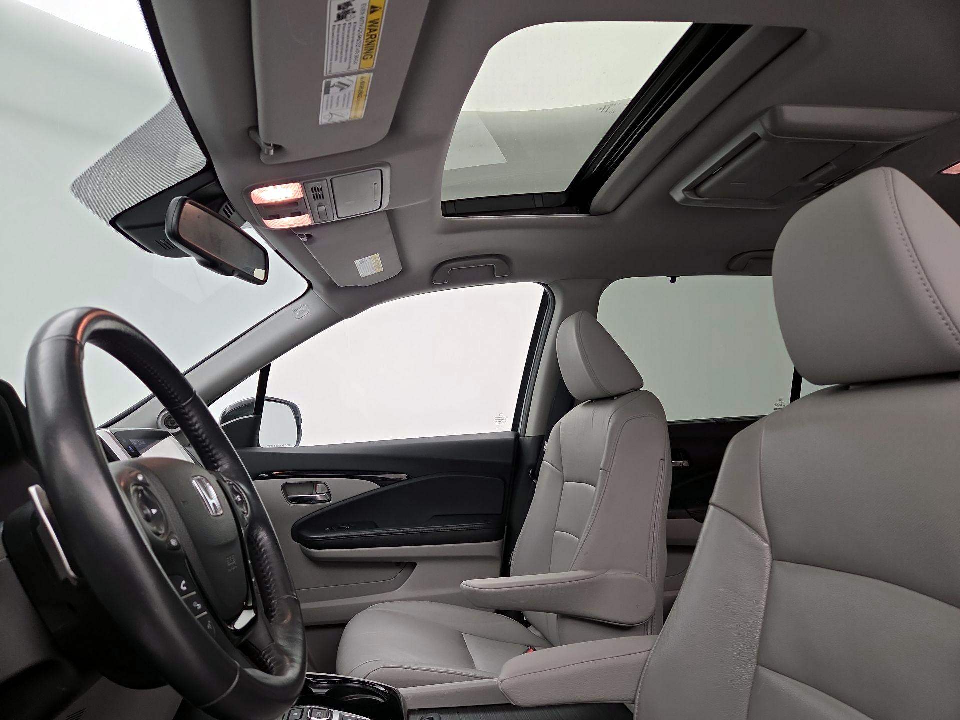 Thumbnail: 2017 Honda Pilot - 20