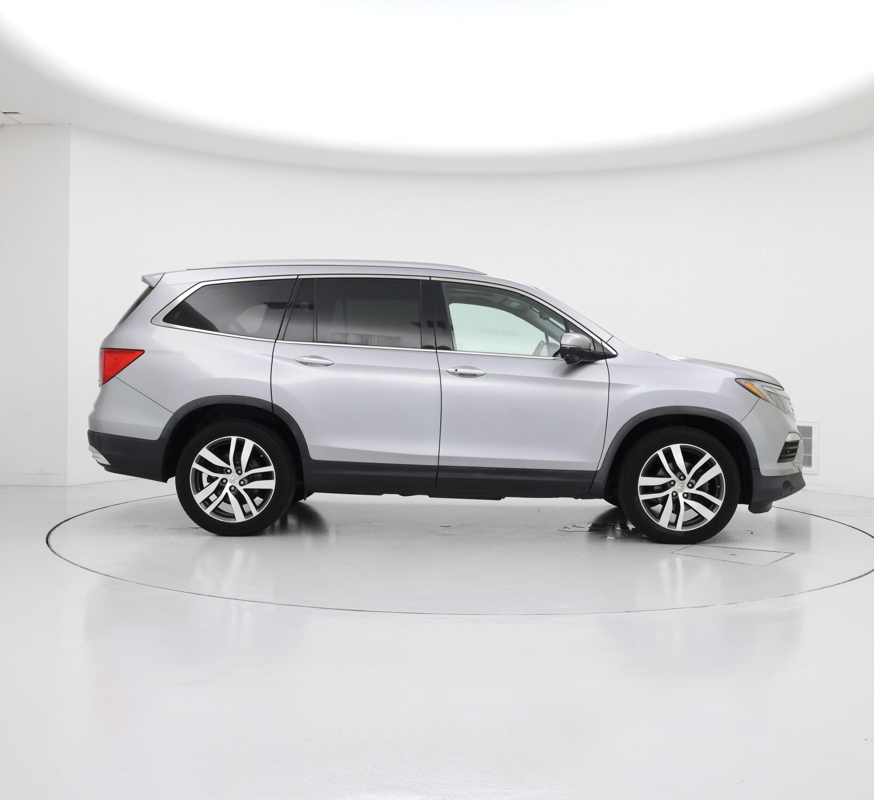 Thumbnail: 2017 Honda Pilot - 7