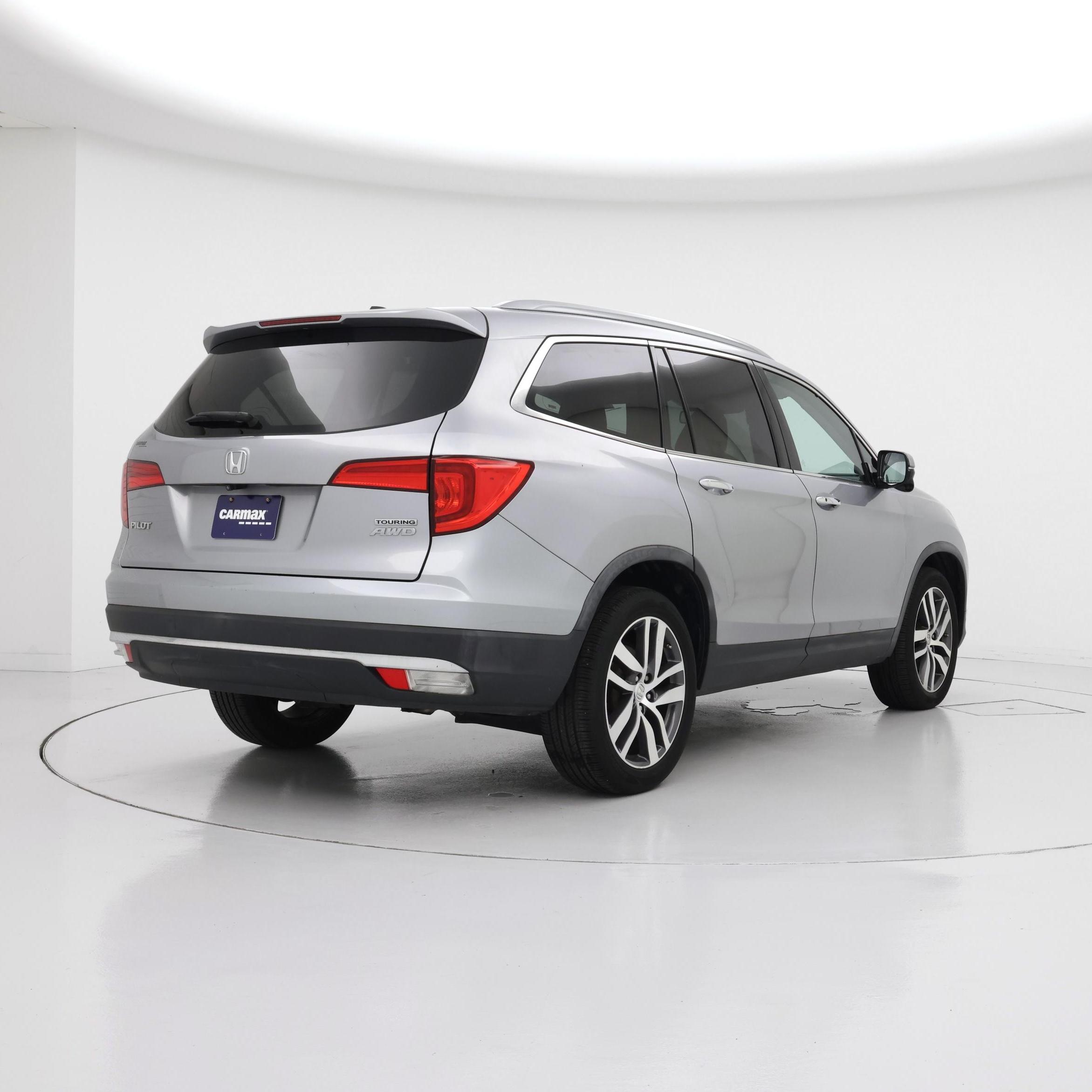 Thumbnail: 2017 Honda Pilot - 8