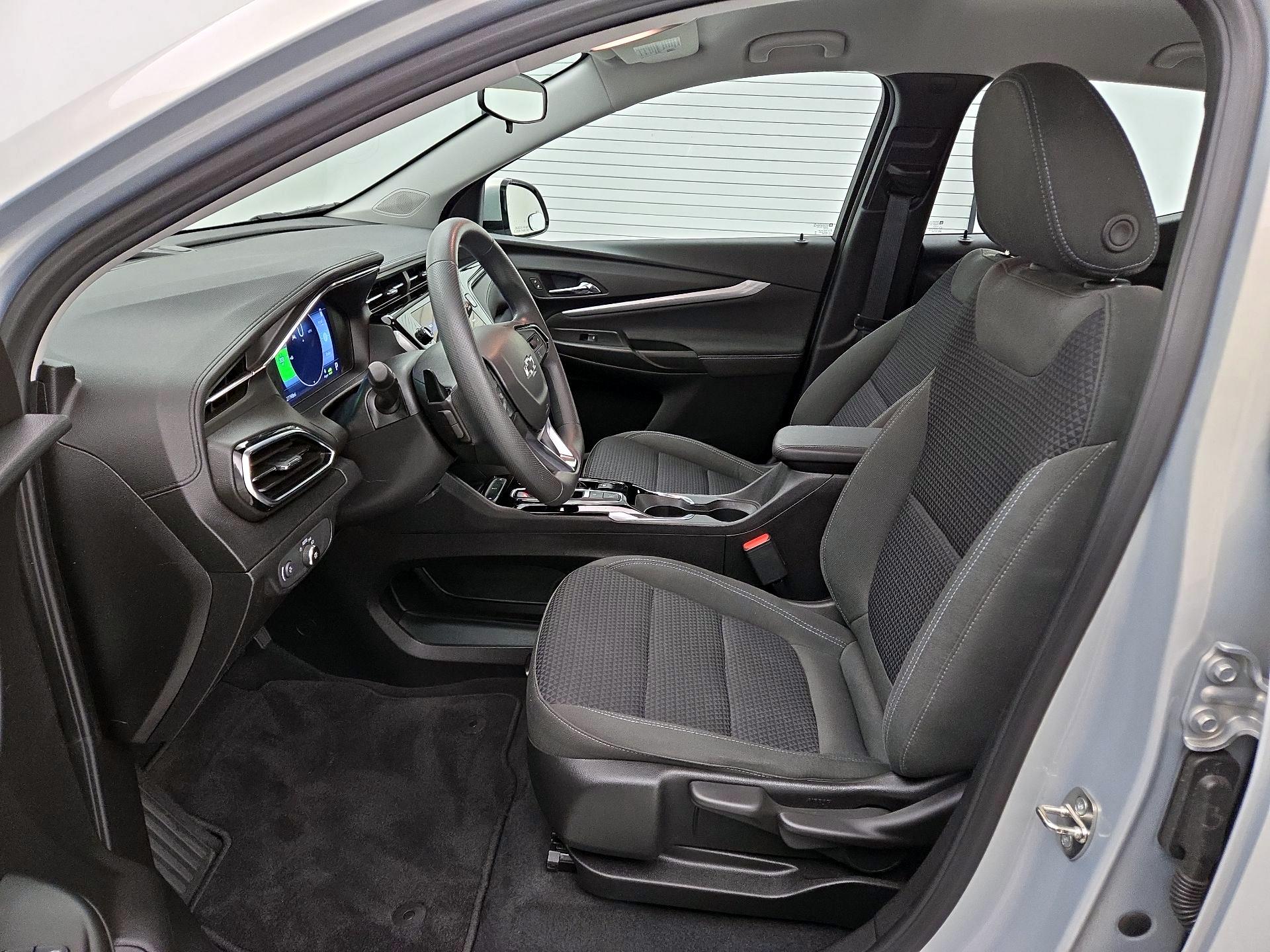 Thumbnail: 2023 Chevrolet Bolt EUV - 11