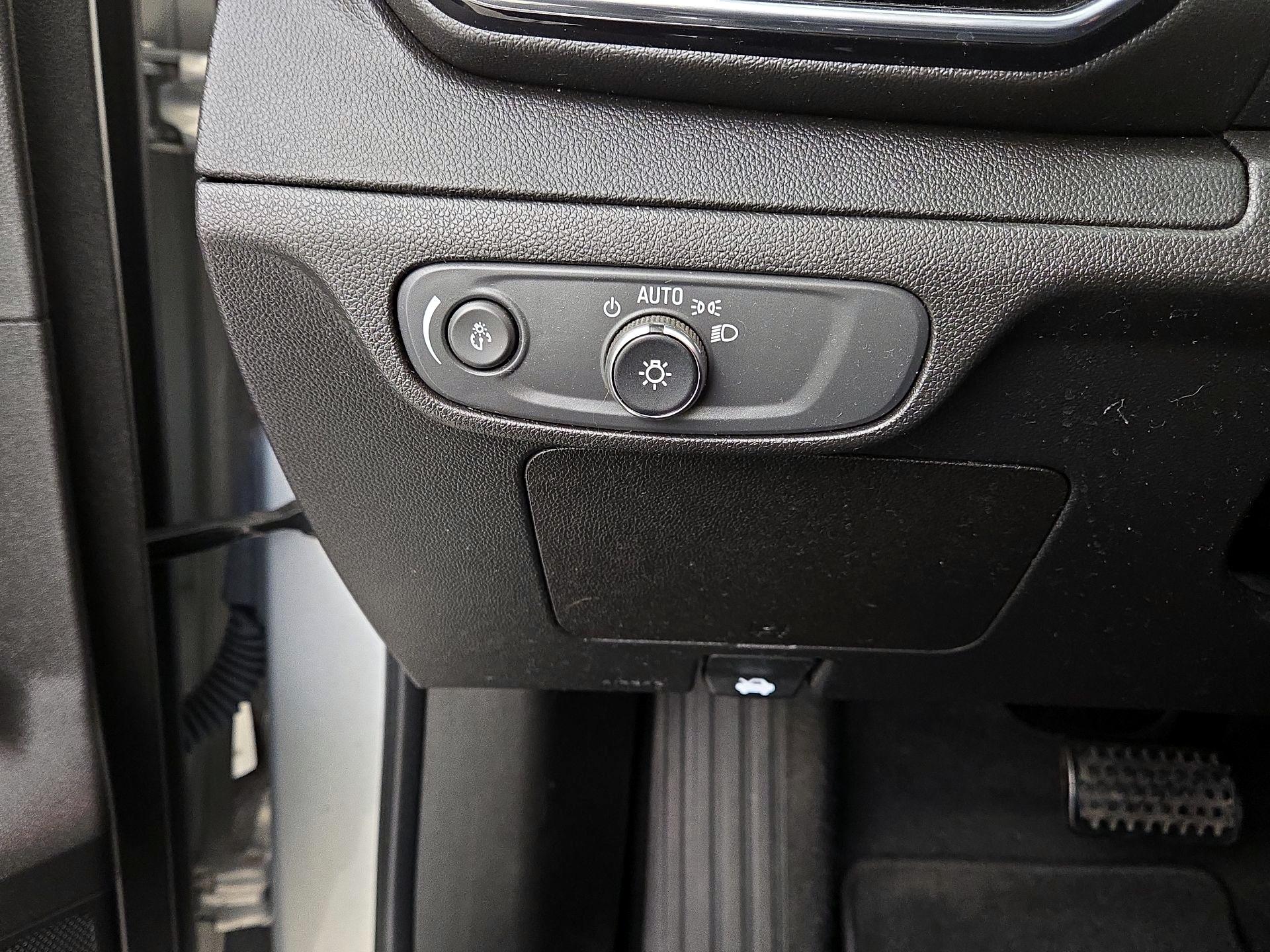 Thumbnail: 2023 Chevrolet Bolt EUV - 13