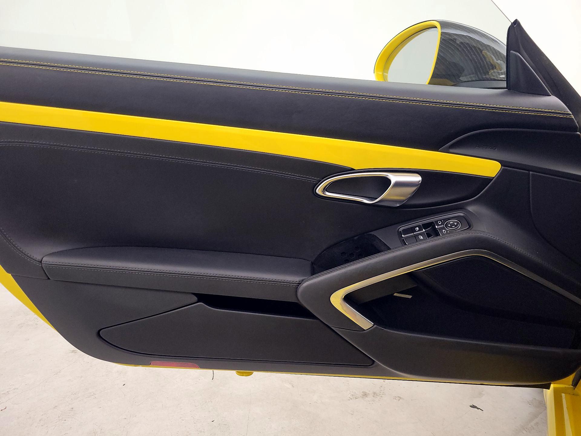 Thumbnail: 2018 Porsche 718 Boxster - 10