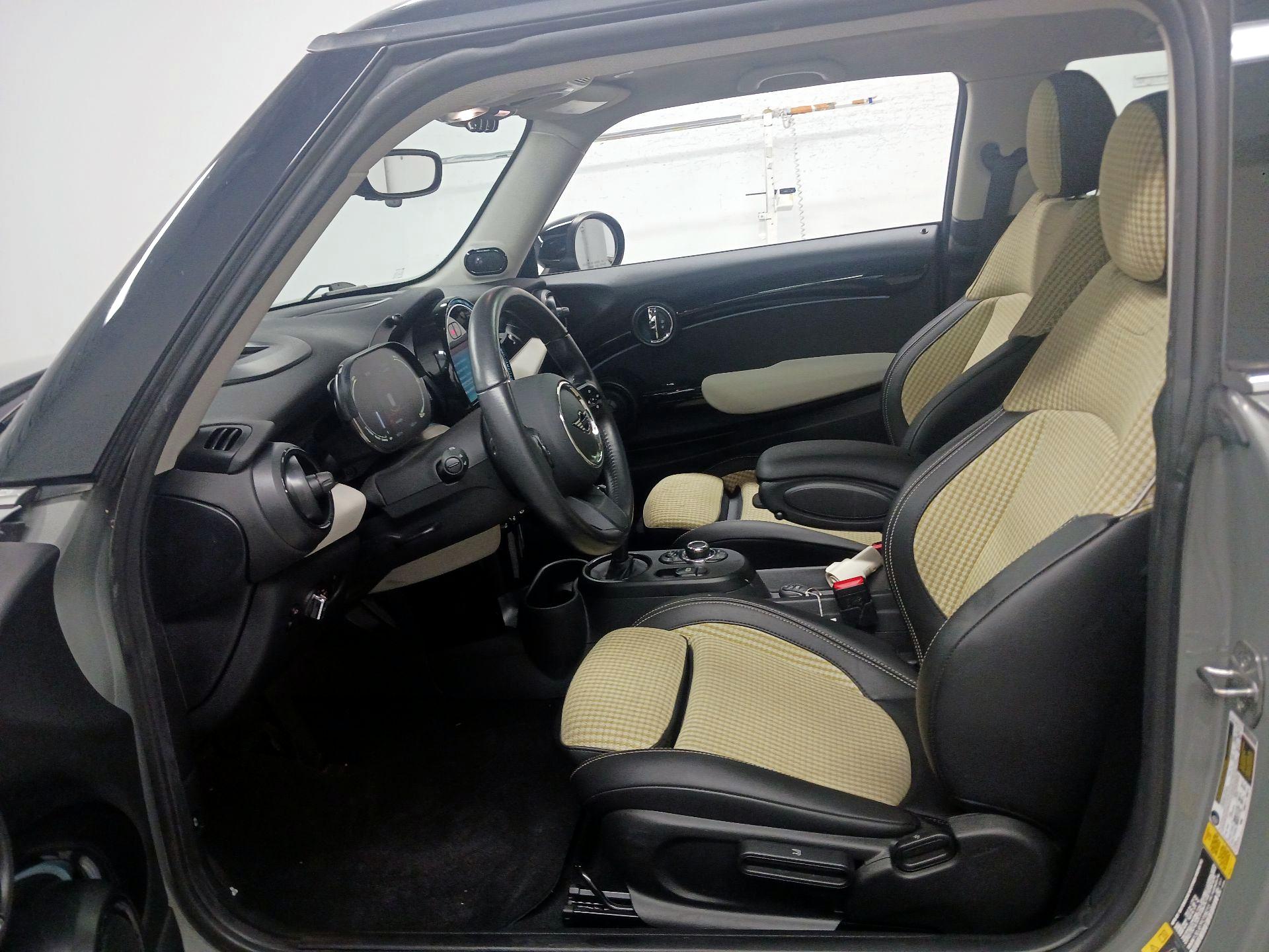 Thumbnail: 2023 MINI Cooper Hardtop - 11