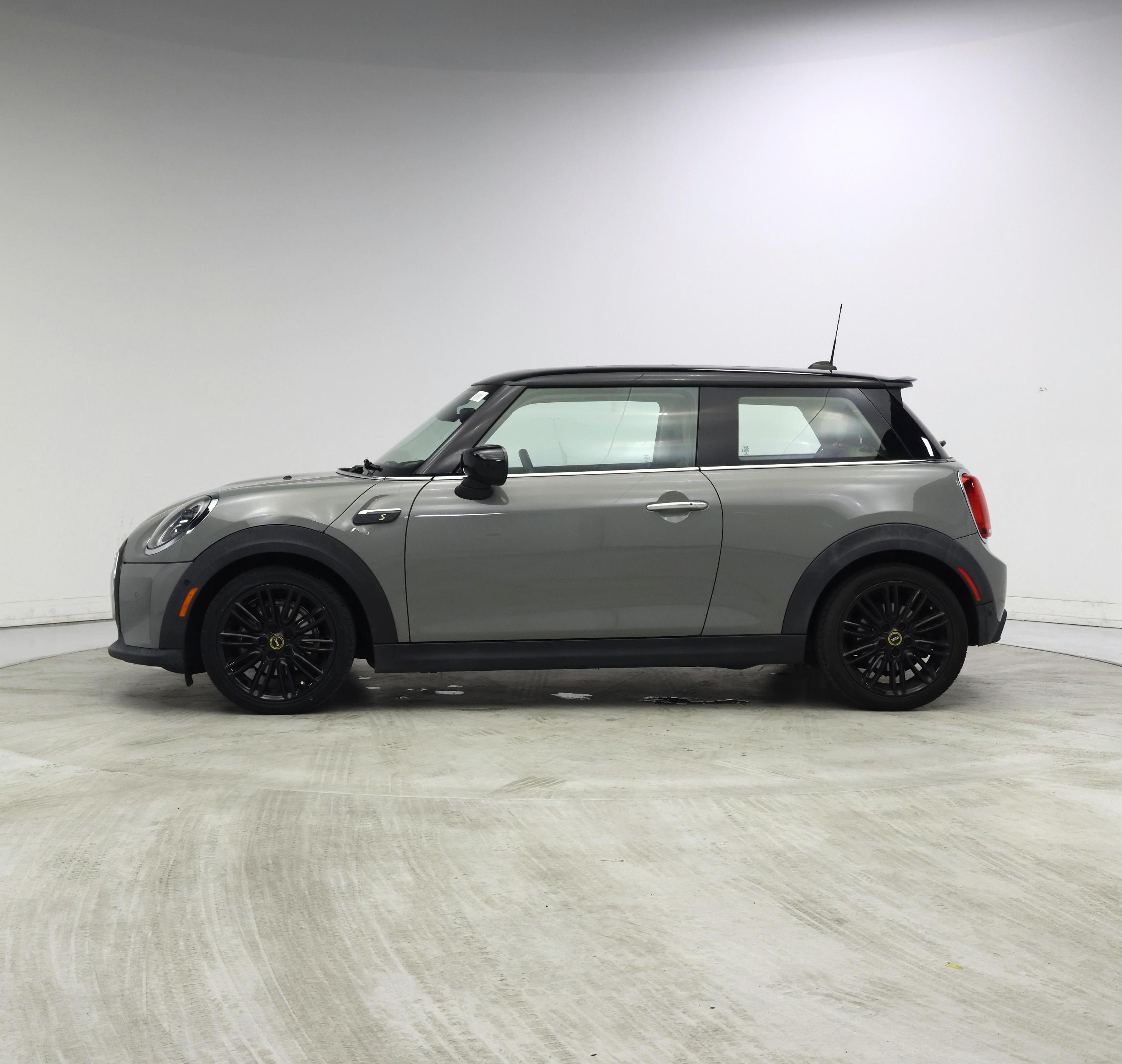 Thumbnail: 2023 MINI Cooper Hardtop - 3