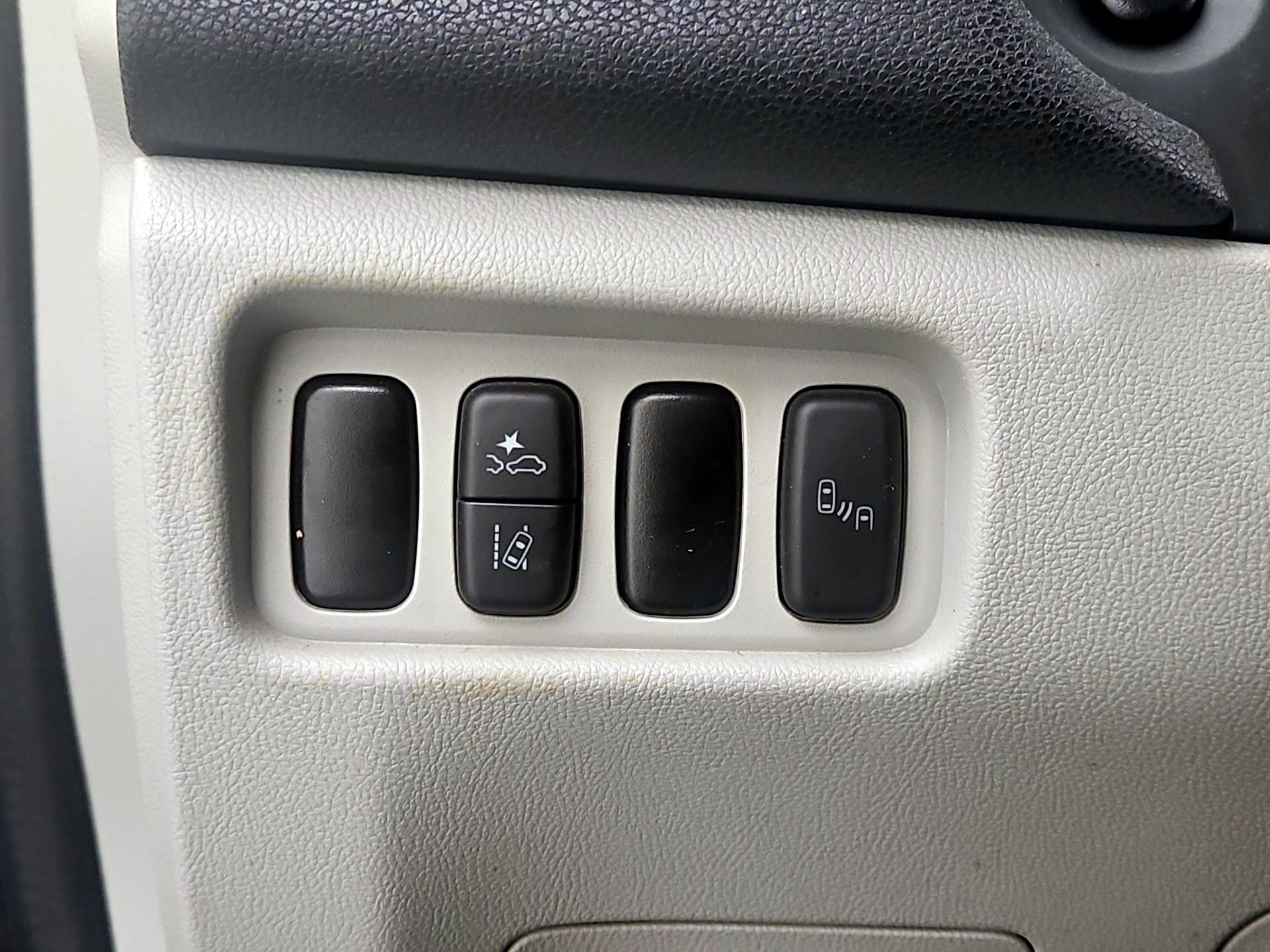 Thumbnail: 2020 Mitsubishi Outlander Sport - 13