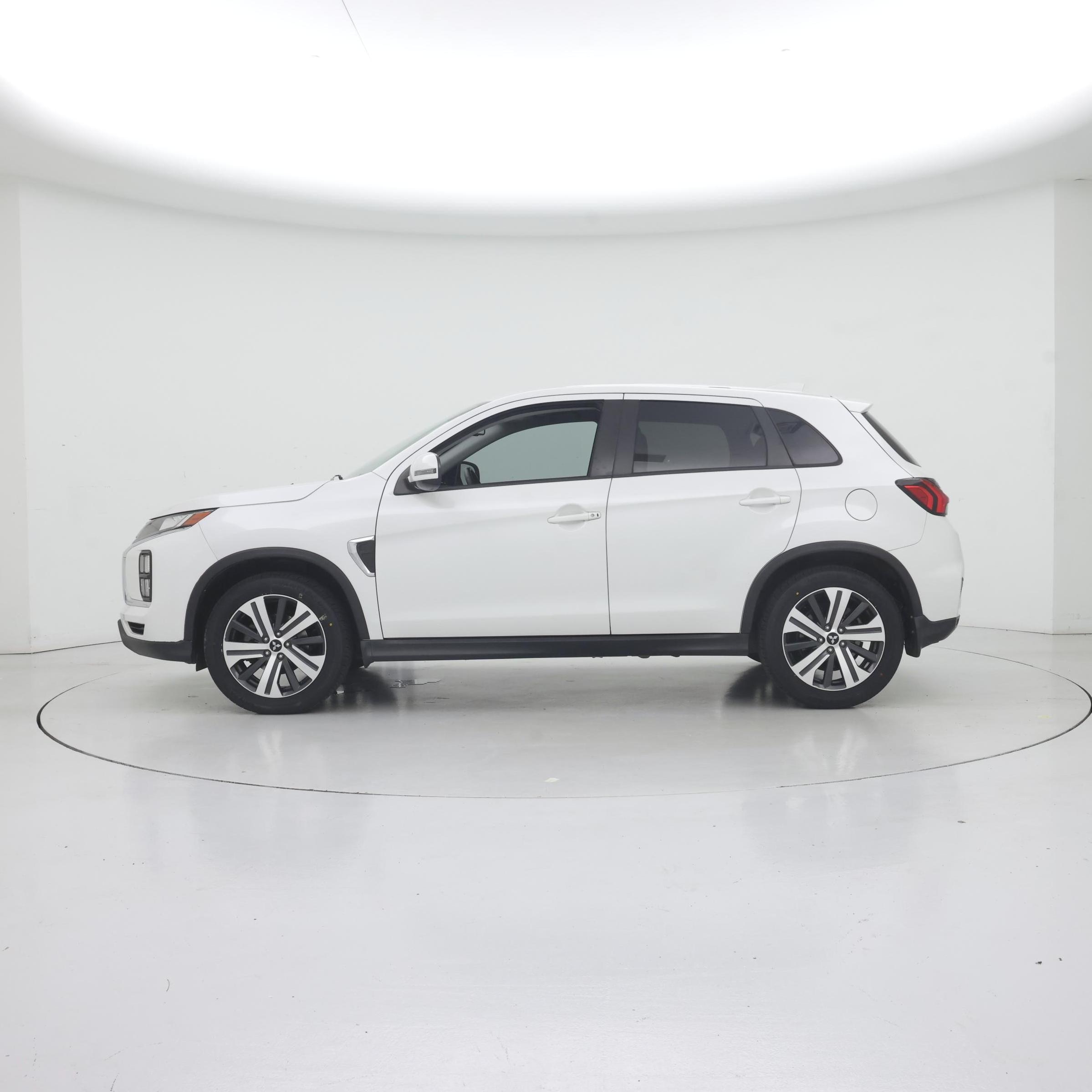 Thumbnail: 2020 Mitsubishi Outlander Sport - 3