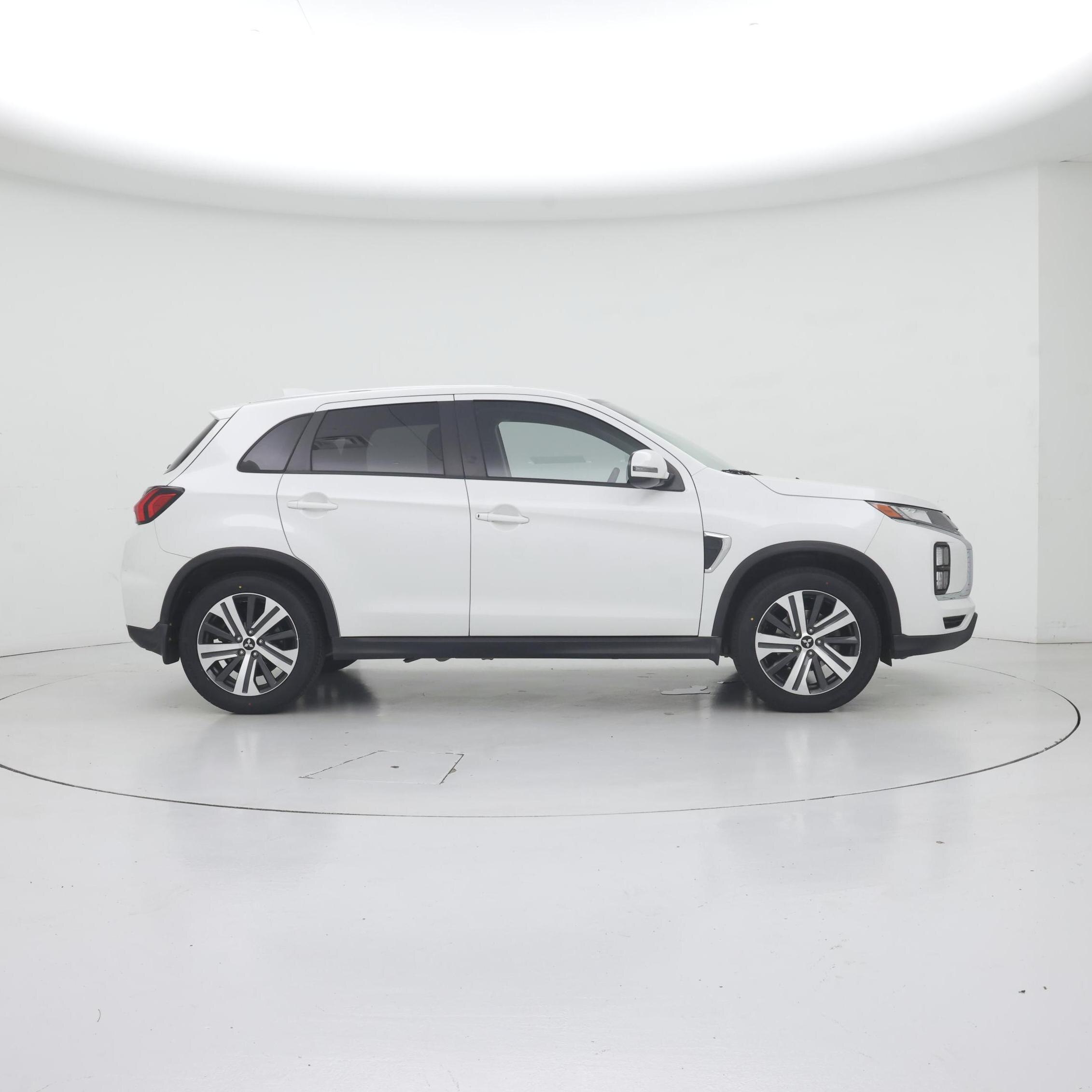 Thumbnail: 2020 Mitsubishi Outlander Sport - 7